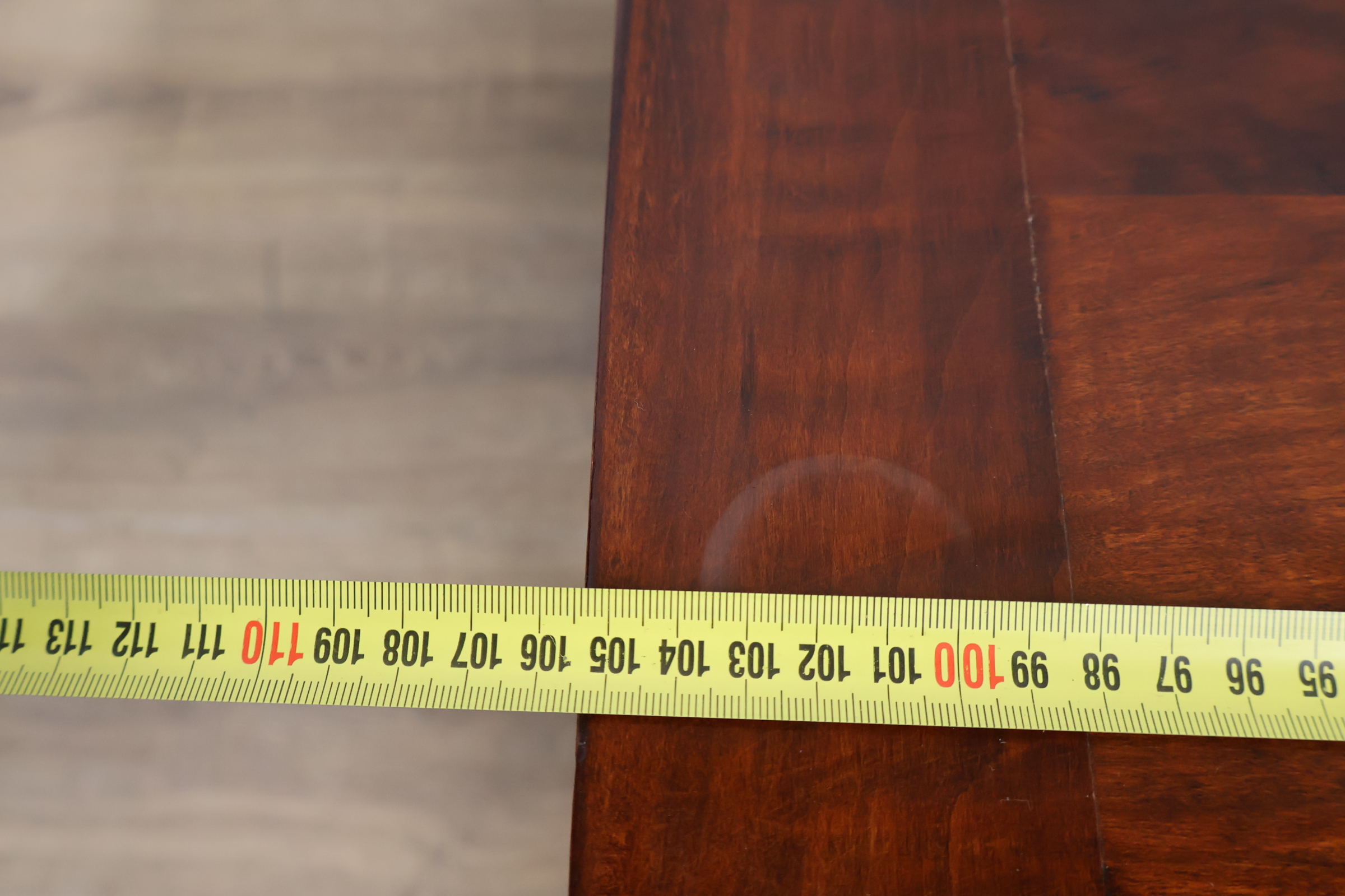 Houten salontafel met lade – foto 17 – kavel bij GSD Auctions, Zoeterwoude