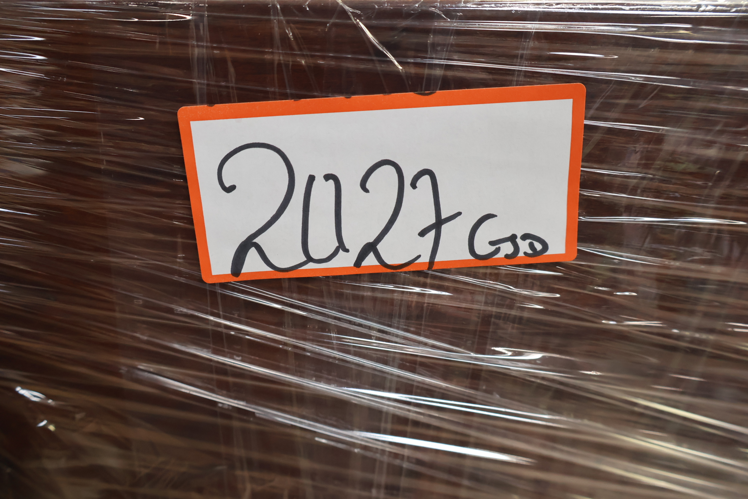 Houten salontafel met lade – foto 21 – kavel bij GSD Auctions, Zoeterwoude