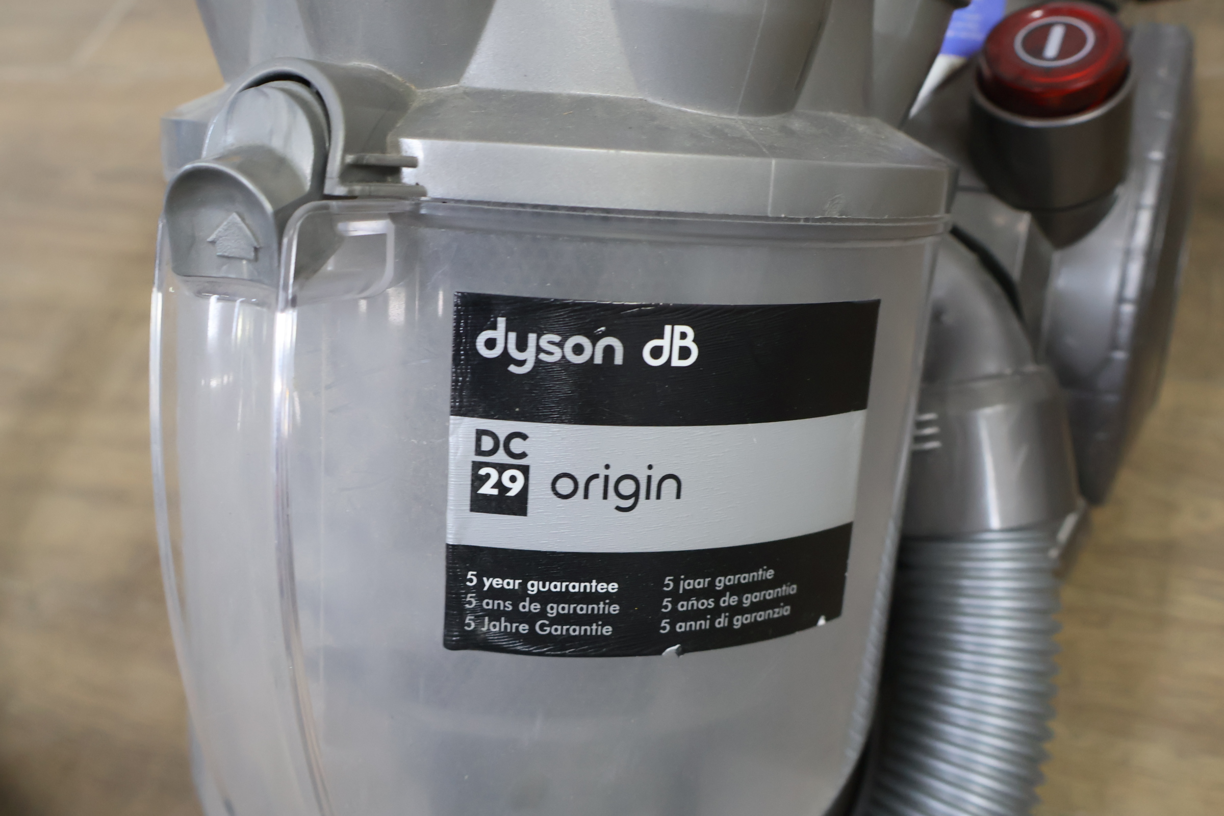 Dyson stofzuiger met cycloontechnologie – foto 13 – kavel bij GSD Auctions, Zoeterwoude