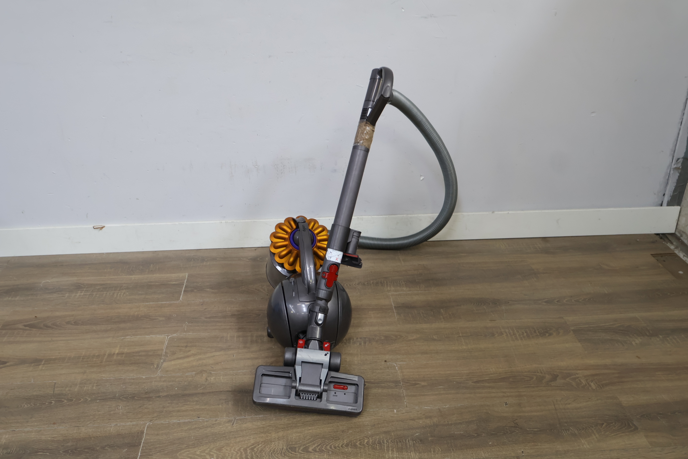 Dyson Ball DC37C Parquet+ stofzuiger – foto 6 – kavel bij GSD Auctions, Zoeterwoude