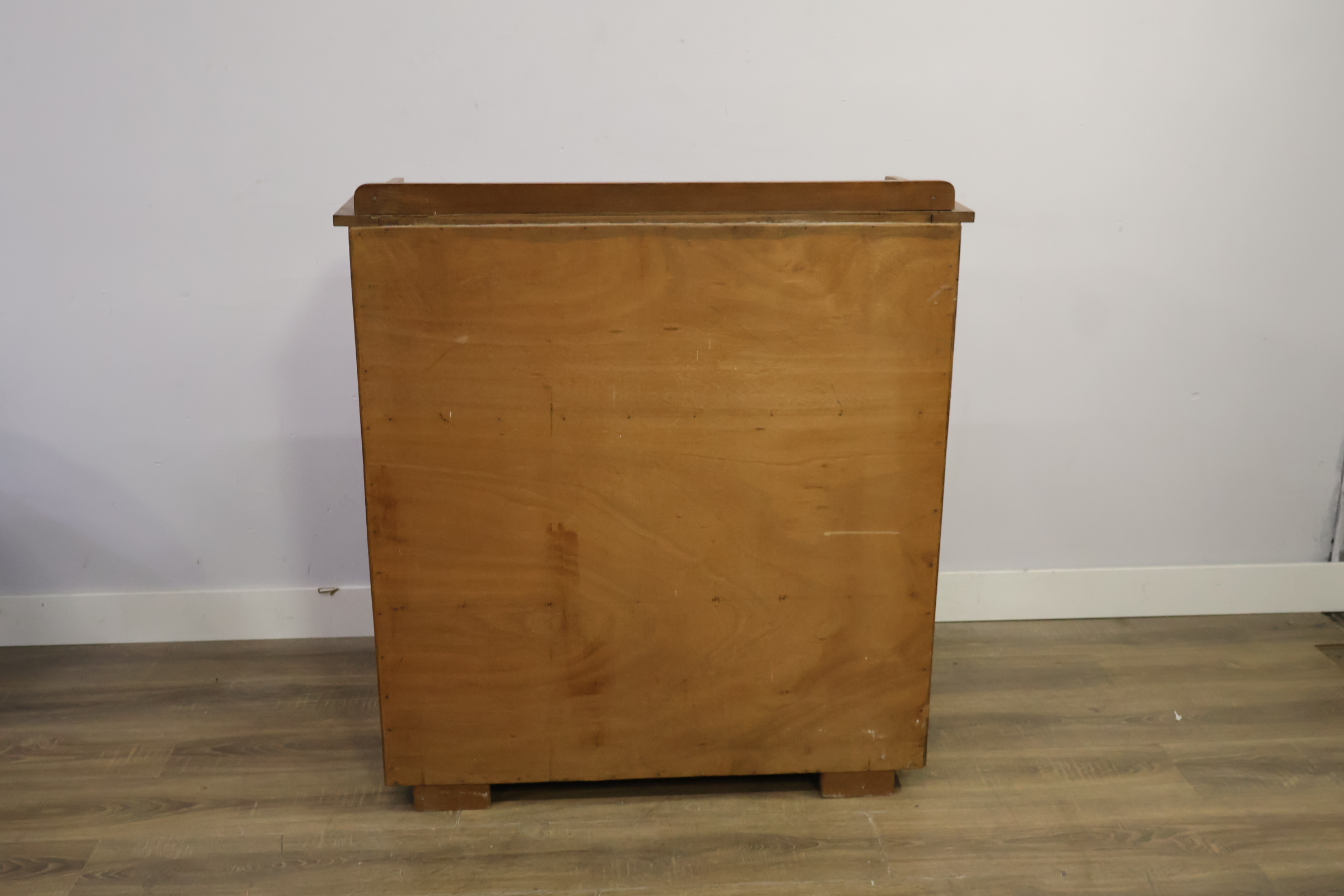 Art Deco kast, Vitinre boekenkast - Glazen Schuifdeuren – foto 5 – kavel bij GSD Auctions, Zoeterwoude