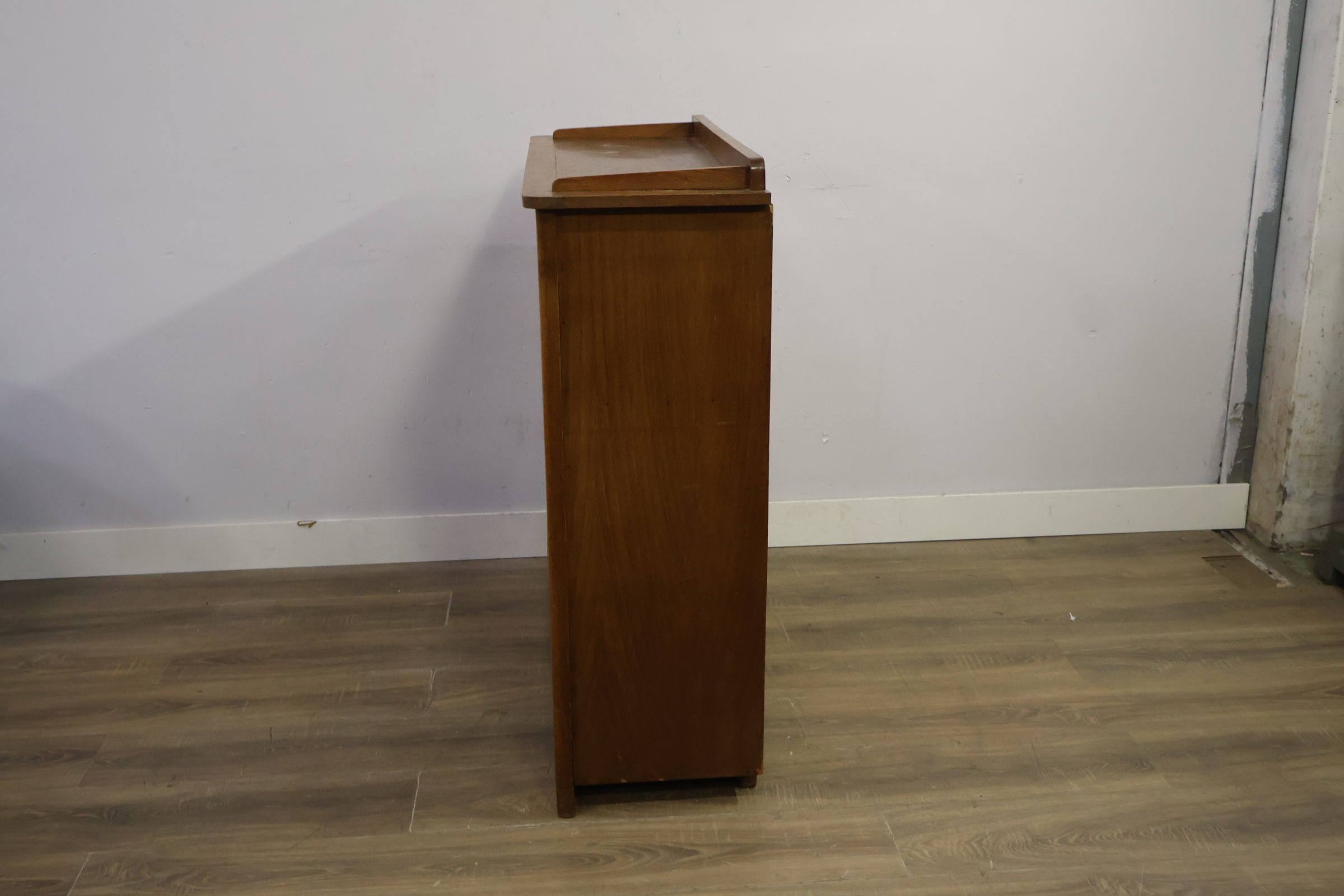Art Deco kast, Vitinre boekenkast - Glazen Schuifdeuren – foto 8 – kavel bij GSD Auctions, Zoeterwoude