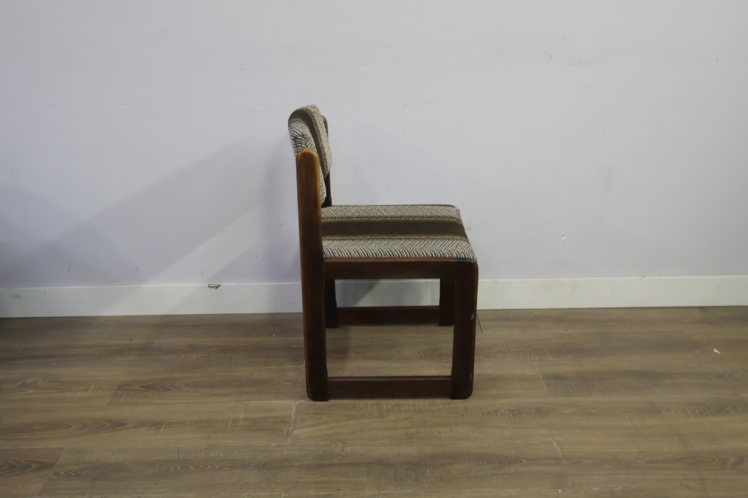 Vintage stoel met bruin gestreepte bekleding - Jaren '60 – foto 3 – kavel bij GSD Auctions, Zoeterwoude