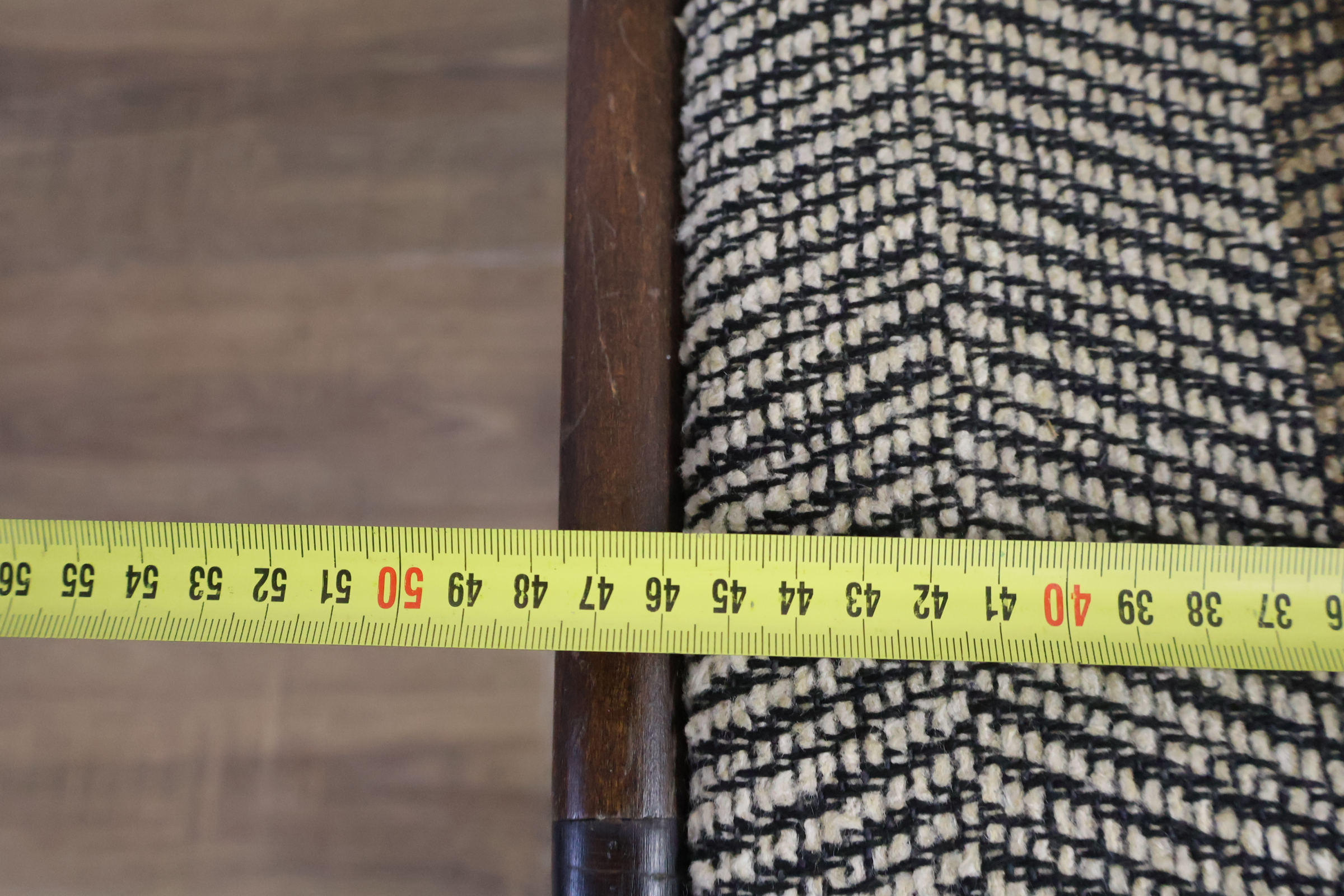 Vintage stoel met bruin gestreepte bekleding - Jaren '60 – foto 14 – kavel bij GSD Auctions, Zoeterwoude