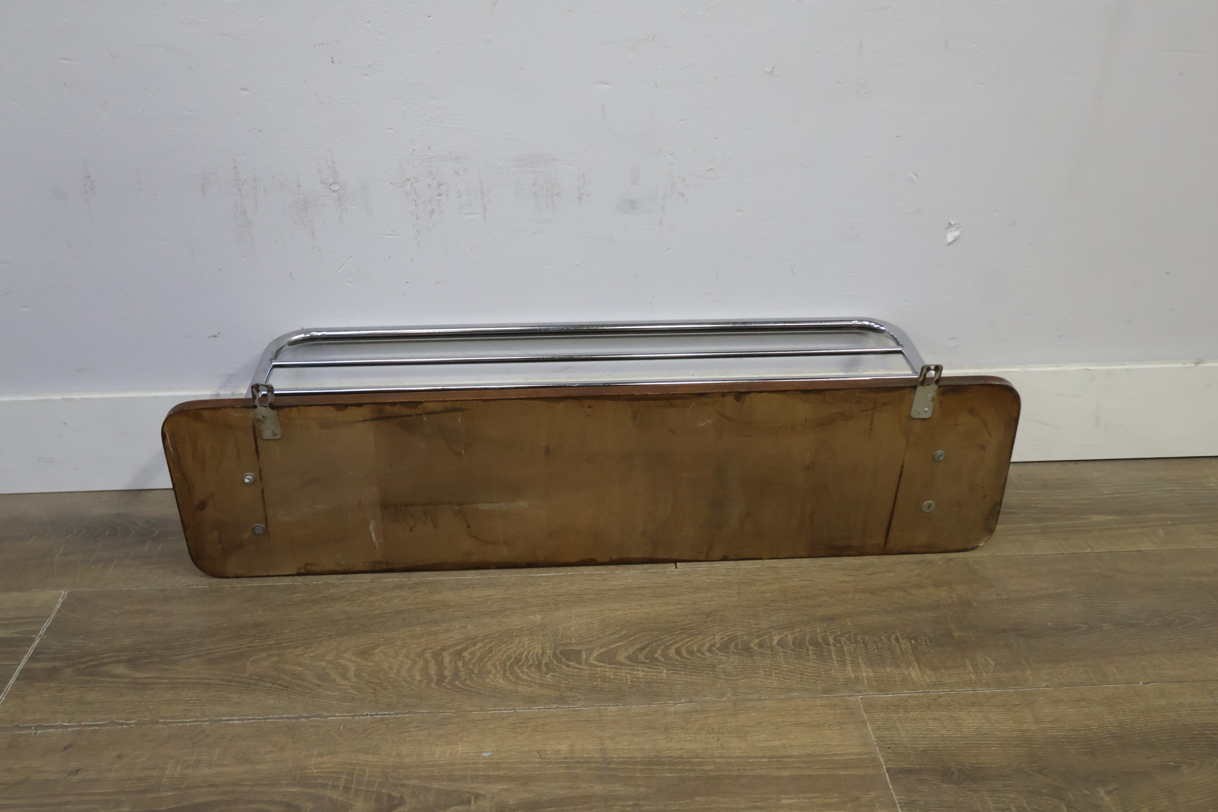 Houten kapstok met metalen haken en reling – foto 5 – kavel bij GSD Auctions, Zoeterwoude