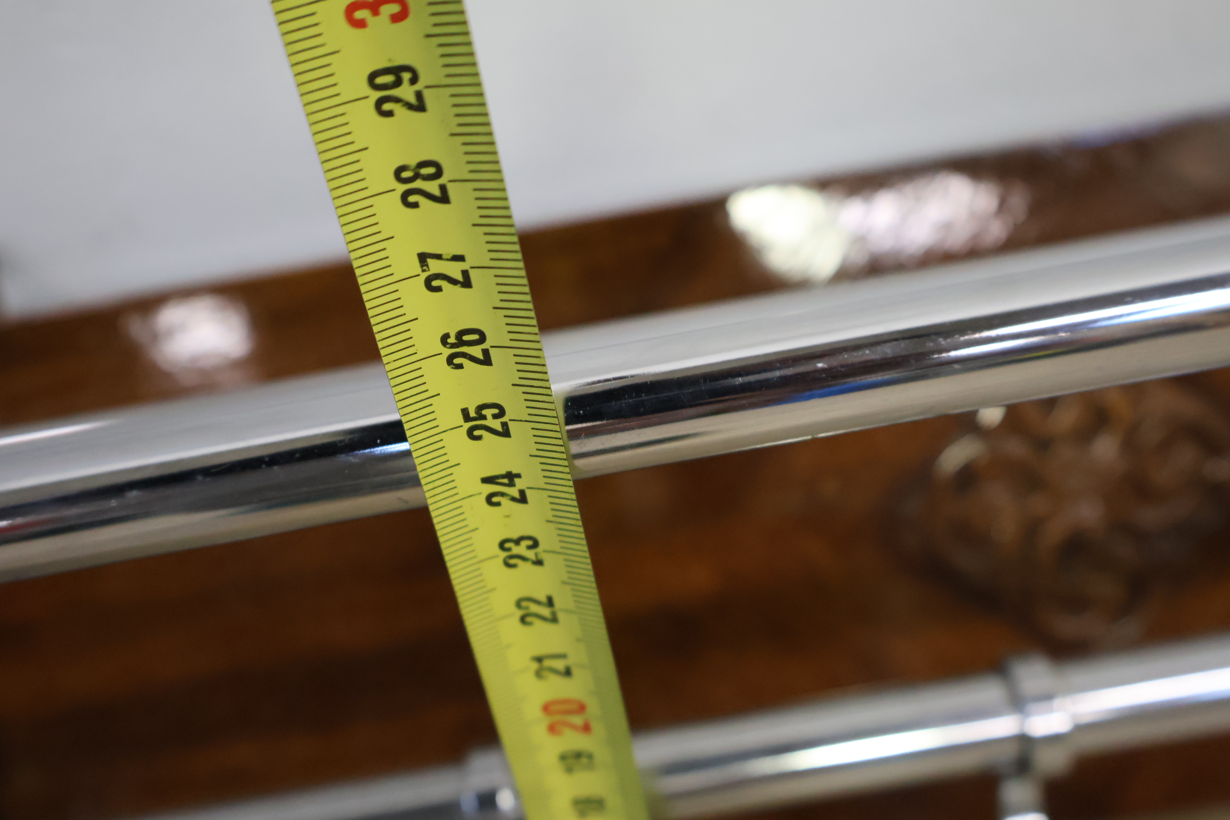 Houten kapstok met metalen haken en reling – foto 11 – kavel bij GSD Auctions, Zoeterwoude