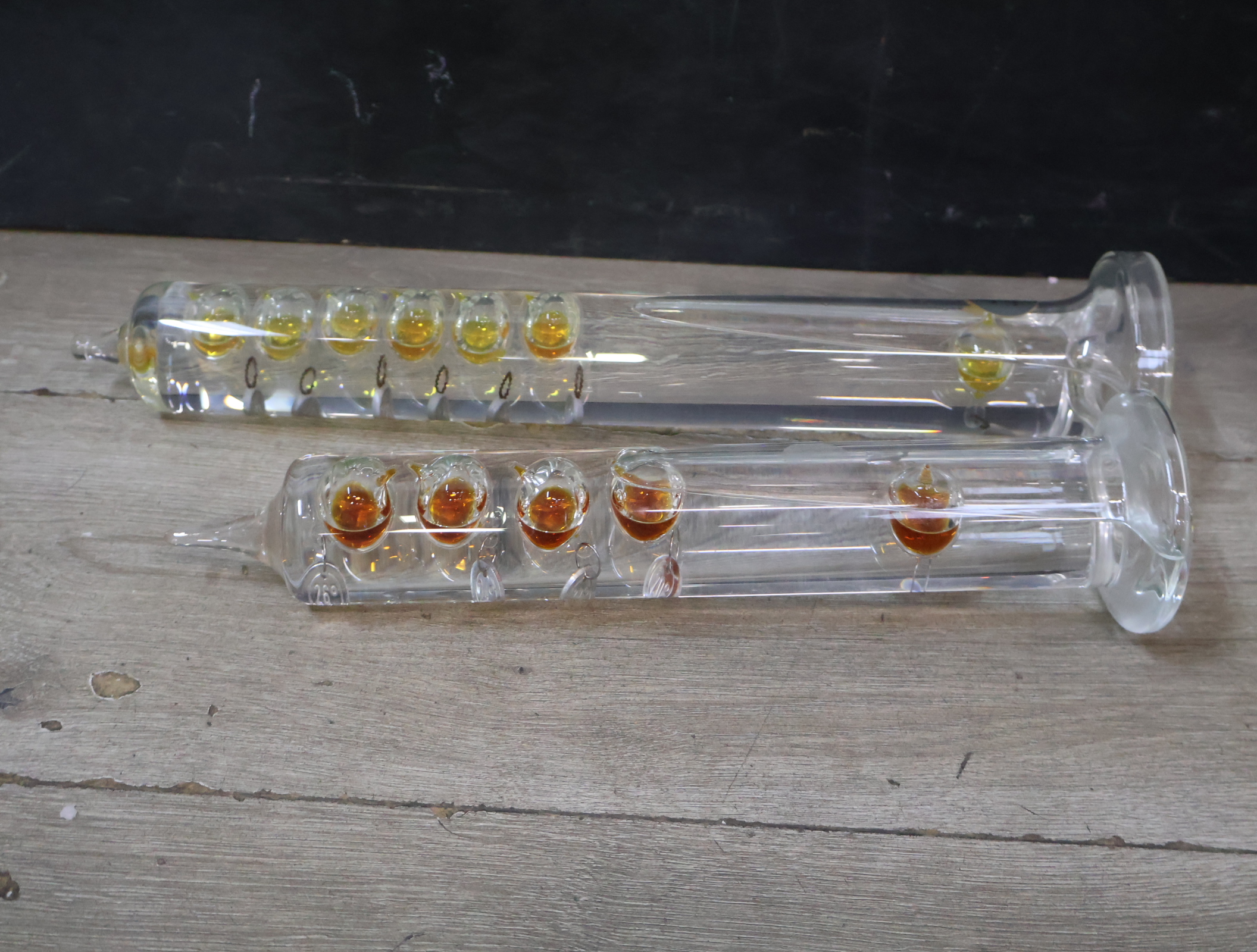 Set van twee Galileo thermometers – foto 13 – kavel bij GSD Auctions, Zoeterwoude