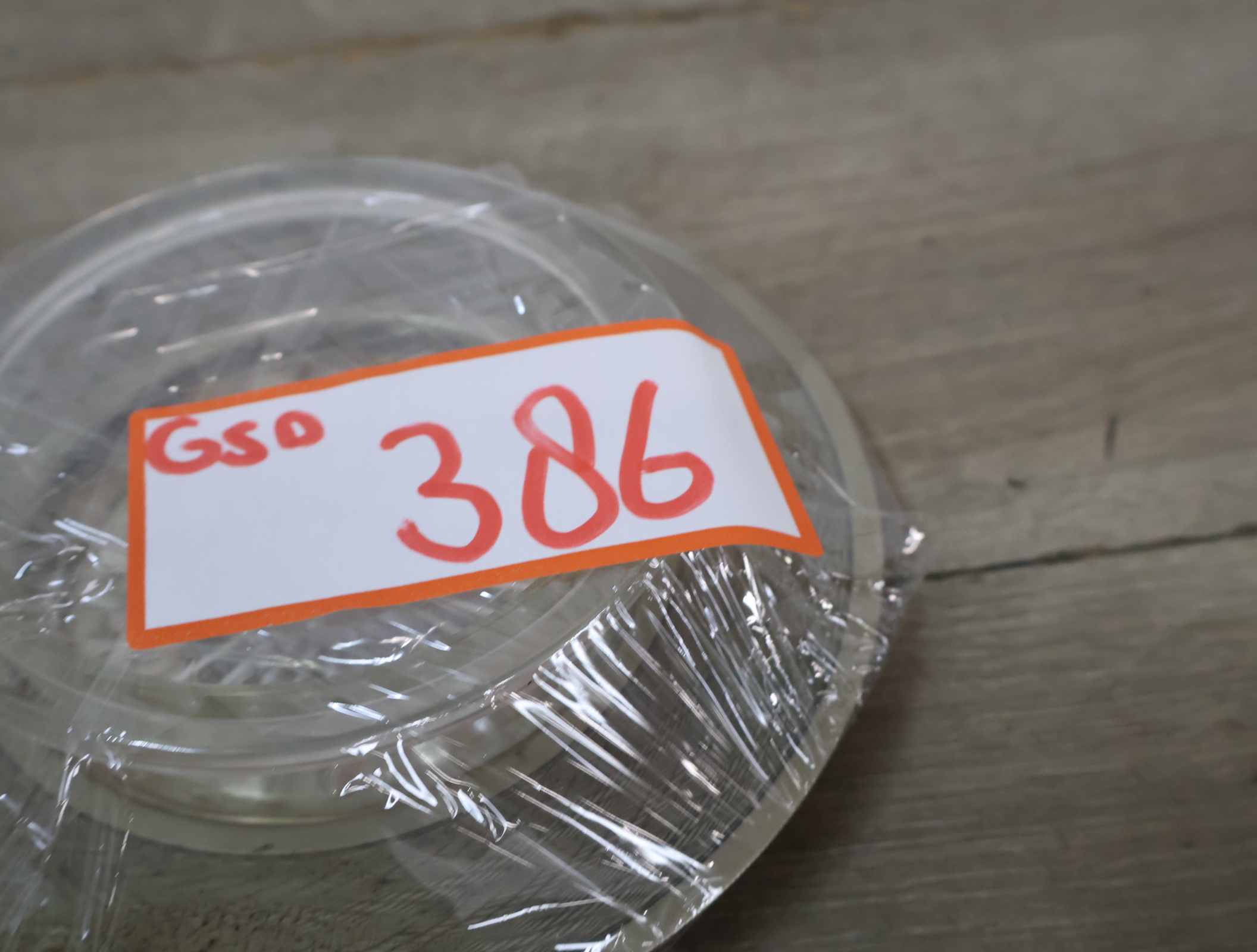 Glazen schaal met zilverkleurig onderbord – foto 12 – kavel bij GSD Auctions, Zoeterwoude