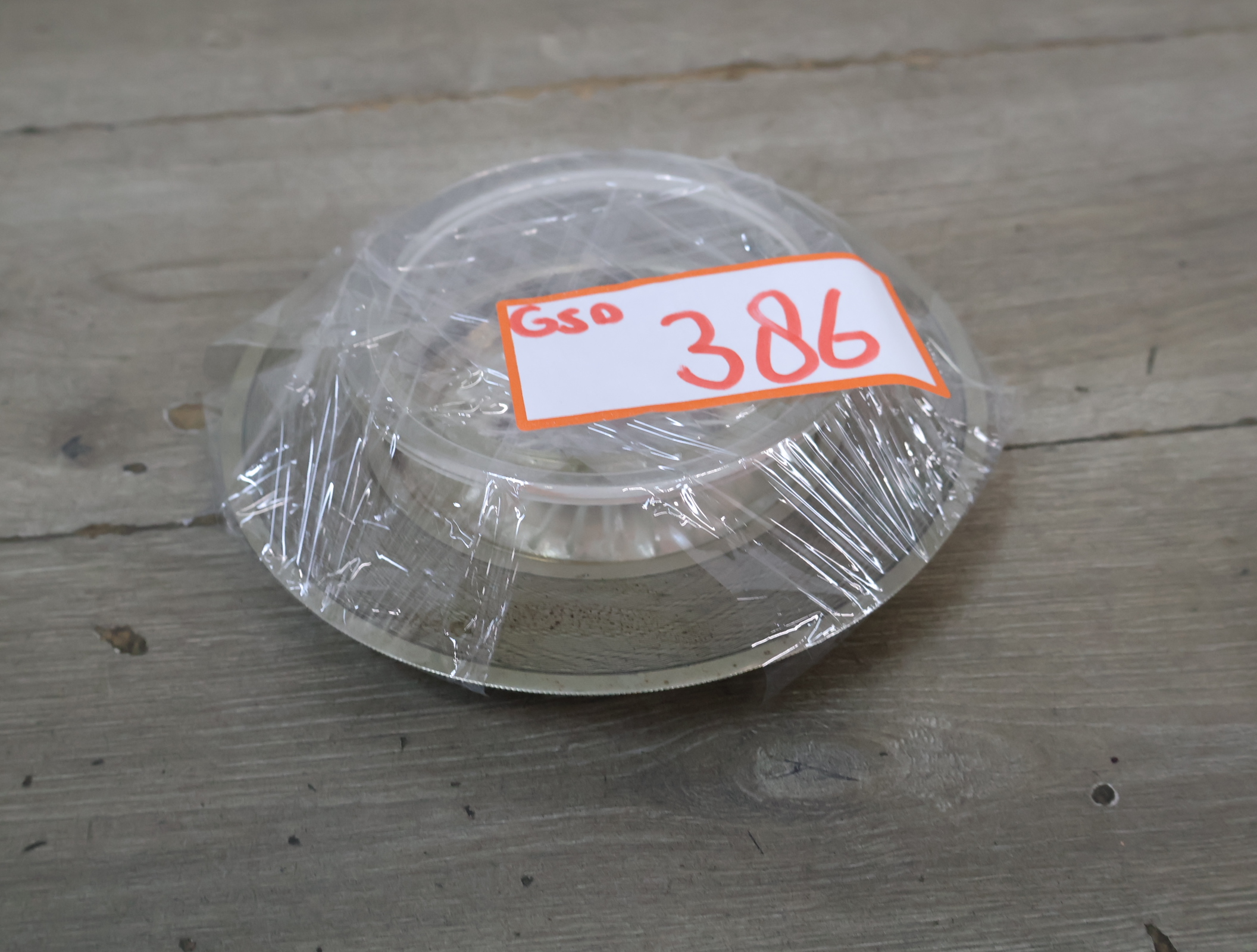Glazen schaal met zilverkleurig onderbord – foto 13 – kavel bij GSD Auctions, Zoeterwoude