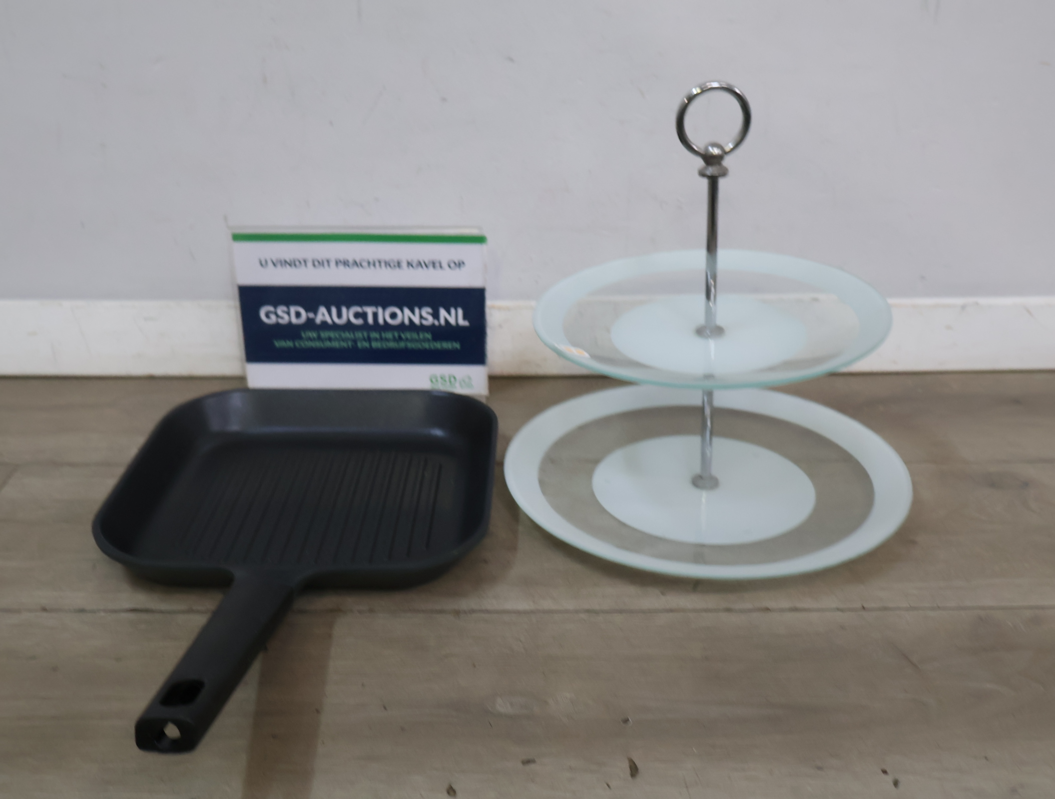 Montana Etagere met Sitram Grillpan – foto 2 – kavel bij GSD Auctions, Zoeterwoude