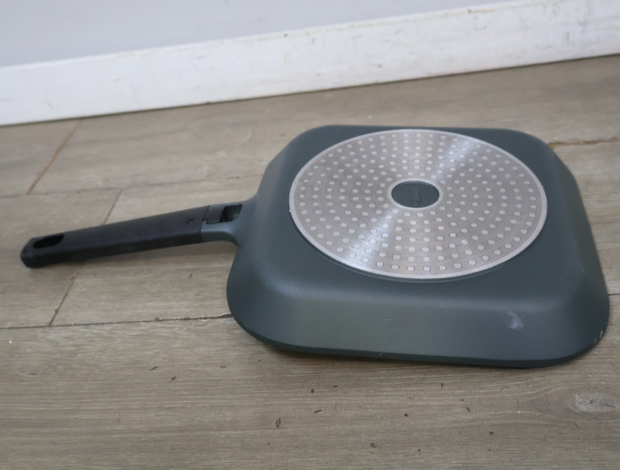 Montana Etagere met Sitram Grillpan – foto 11 – kavel bij GSD Auctions, Zoeterwoude