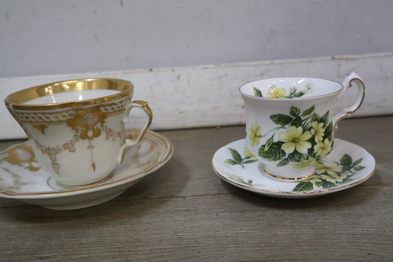 Set van 8 diverse kop en schotels - met oa Royal Albert – foto 5 – kavel bij GSD Auctions, Zoeterwoude