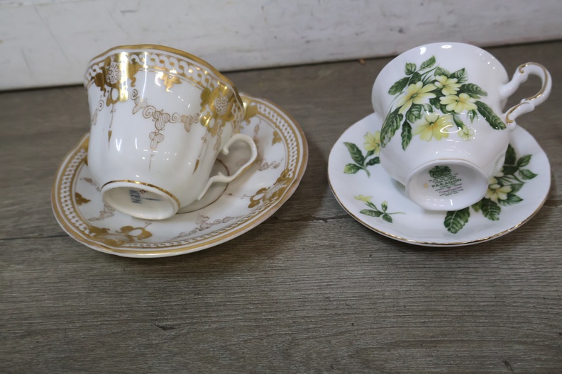 Set van 8 diverse kop en schotels - met oa Royal Albert – foto 6 – kavel bij GSD Auctions, Zoeterwoude