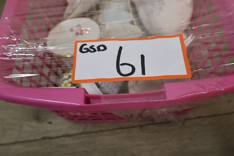 Set van 8 diverse kop en schotels - met oa Royal Albert – foto 19 – kavel bij GSD Auctions, Zoeterwoude