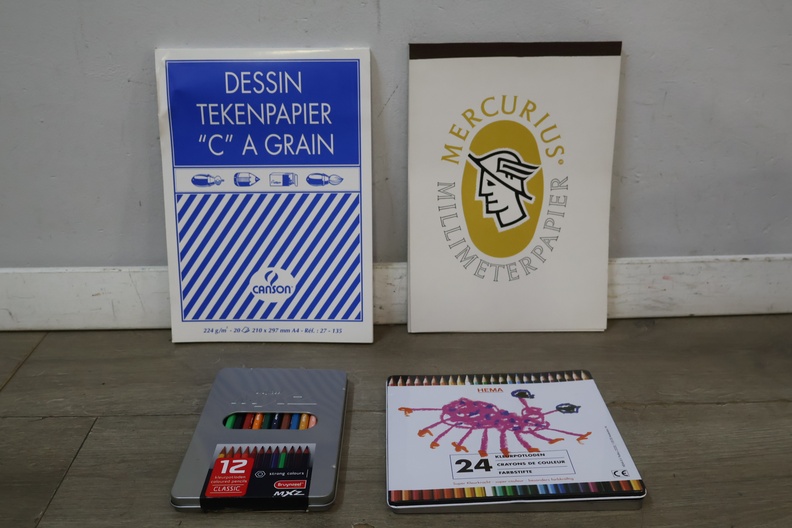 Tekenpapier en kleurpotloden – foto 2 – kavel bij GSD Auctions, Zoeterwoude