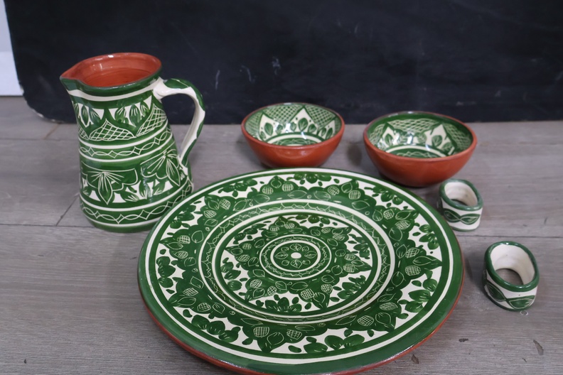 Groen aardewerk servies - Portugal – foto 3 – kavel bij GSD Auctions, Zoeterwoude