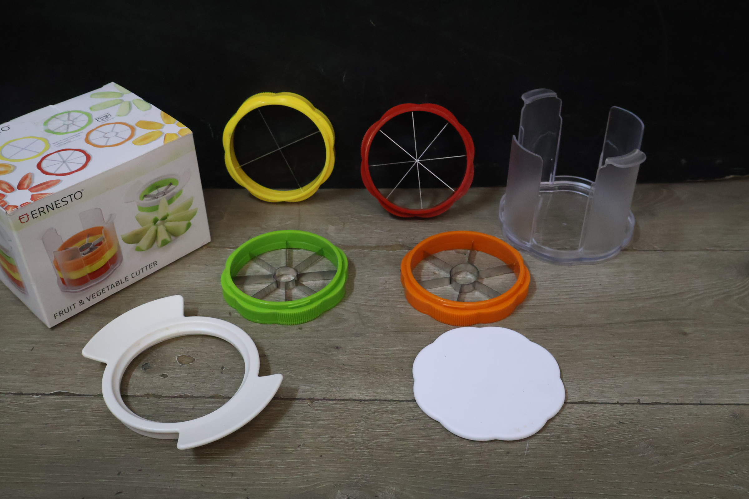Ernesto Fruit & Vegetable Cutter met een glazen schaal' – foto 10 – kavel bij GSD Auctions, Zoeterwoude