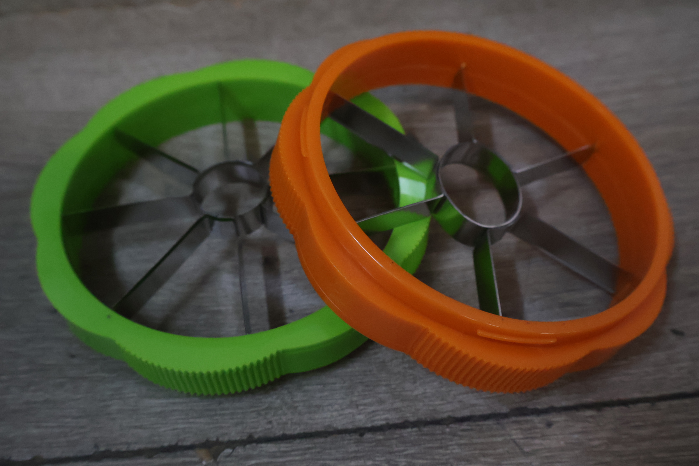 Ernesto Fruit & Vegetable Cutter met een glazen schaal' – foto 11 – kavel bij GSD Auctions, Zoeterwoude