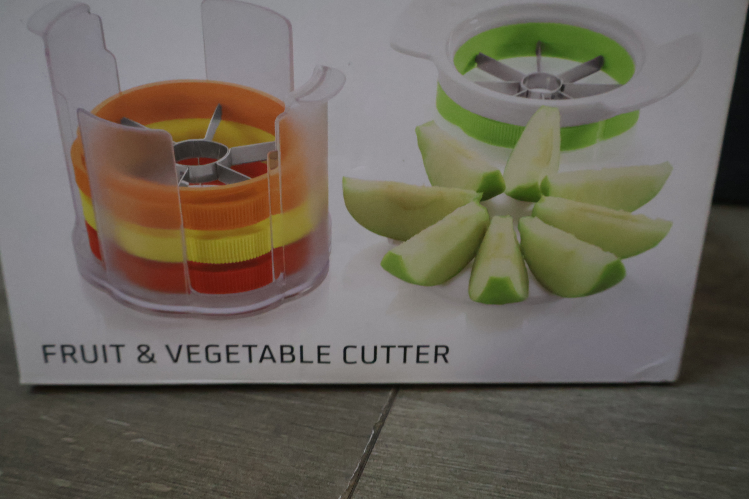 Ernesto Fruit & Vegetable Cutter met een glazen schaal' – foto 13 – kavel bij GSD Auctions, Zoeterwoude