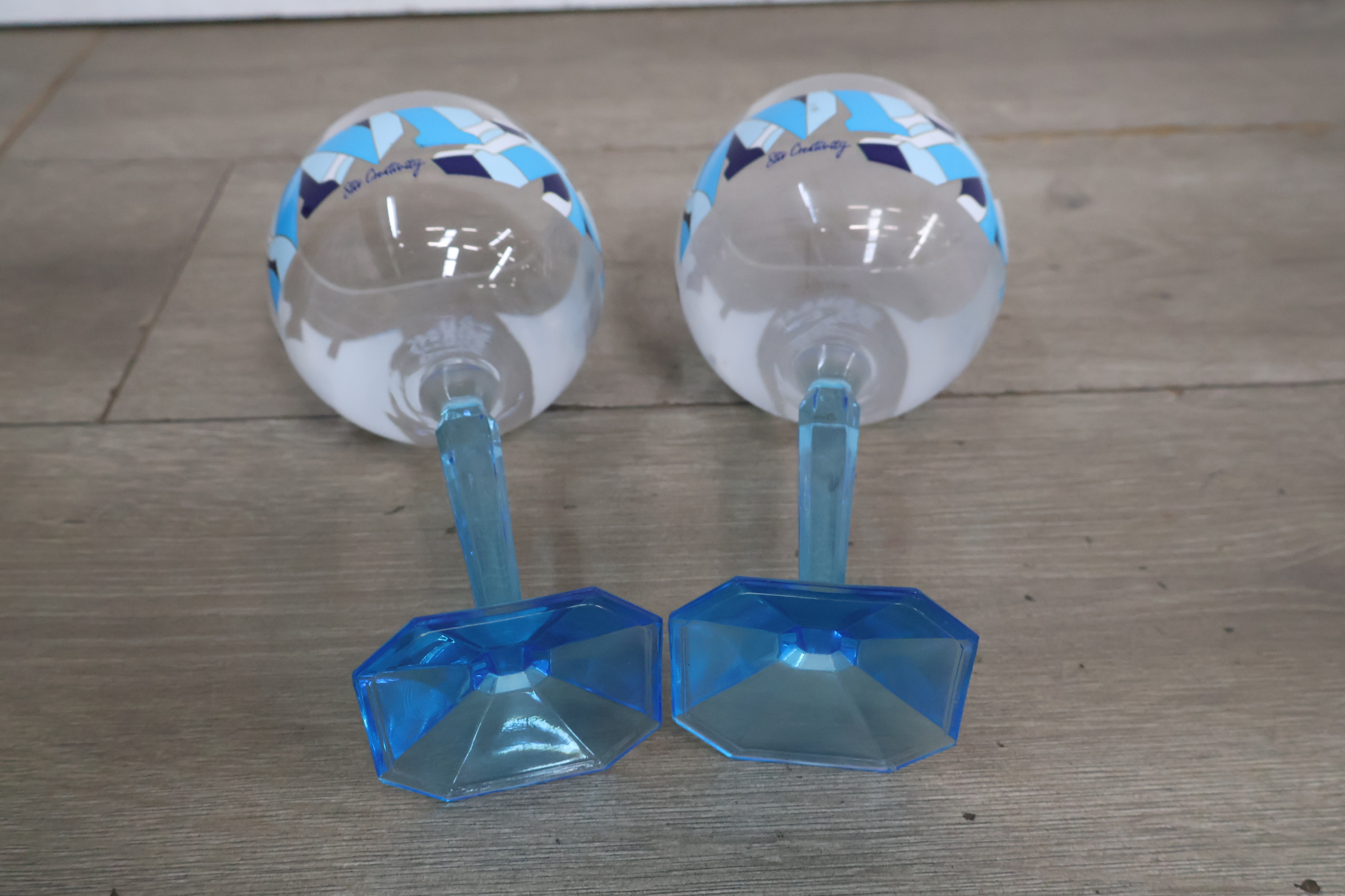 Set van 2 Bombay Sapphire glazen' – foto 11 – kavel bij GSD Auctions, Zoeterwoude