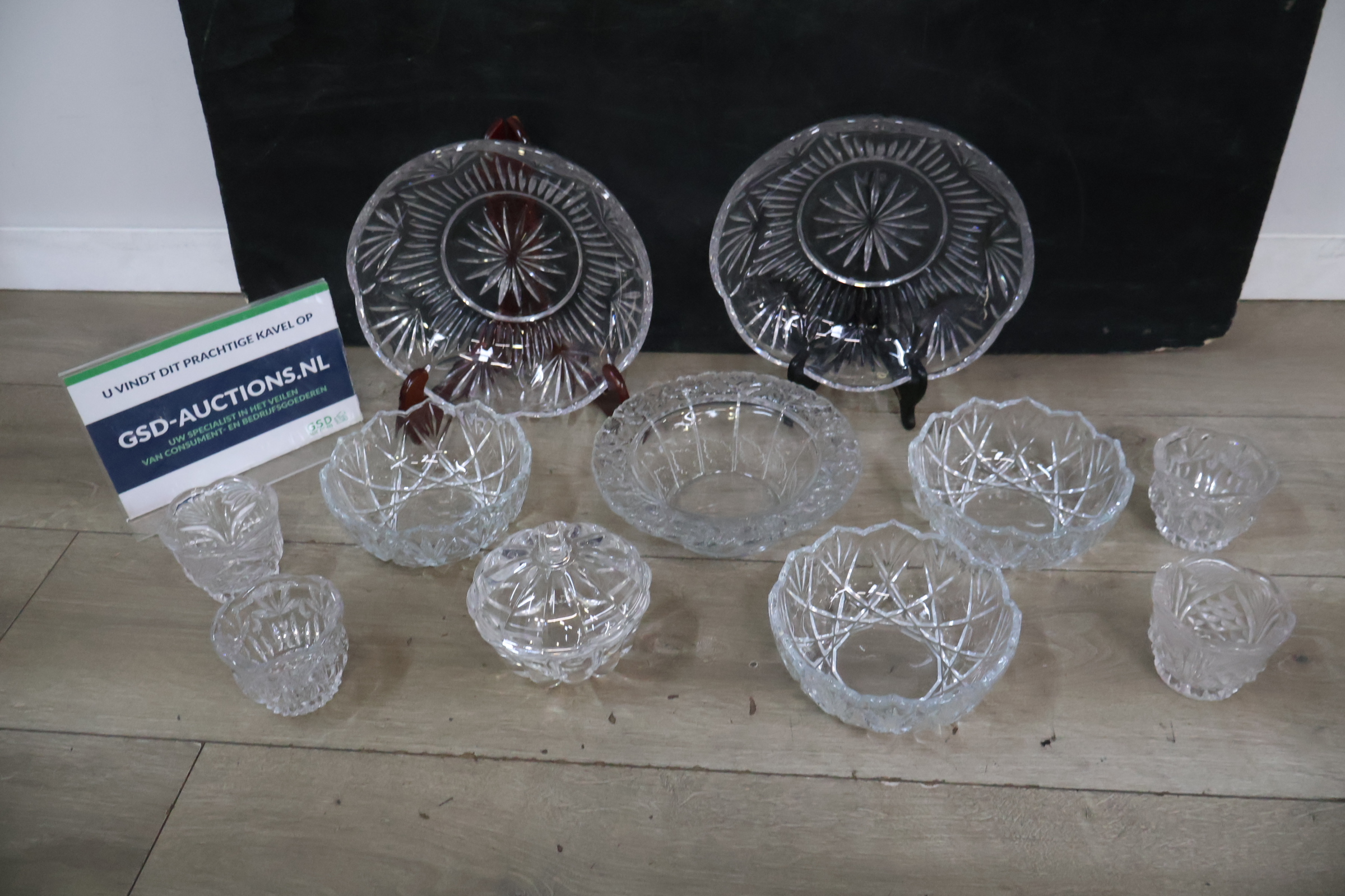 Set geslepen kristallen sierkommen en schalen' – foto 2 – kavel bij GSD Auctions, Zoeterwoude