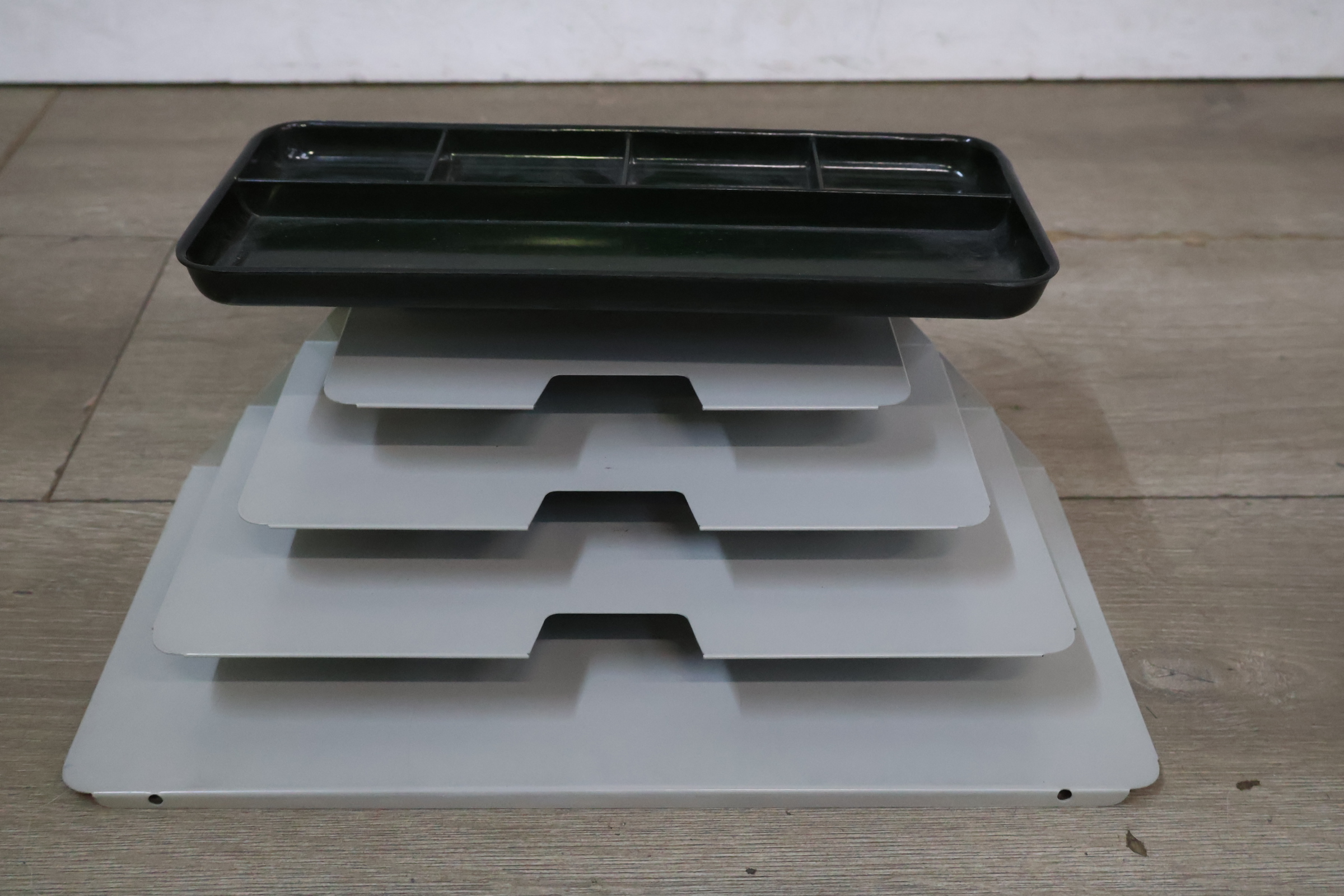 Metalen organizer' – foto 3 – kavel bij GSD Auctions, Zoeterwoude