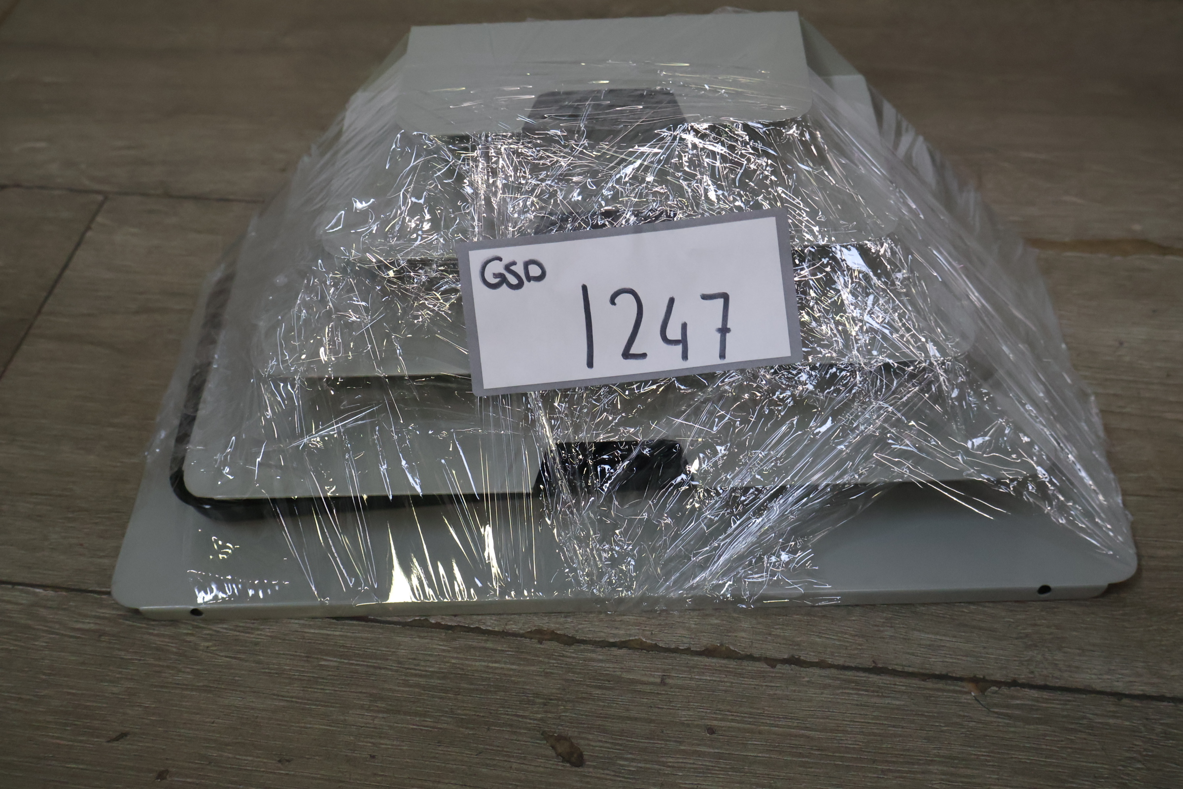 Metalen organizer' – foto 15 – kavel bij GSD Auctions, Zoeterwoude