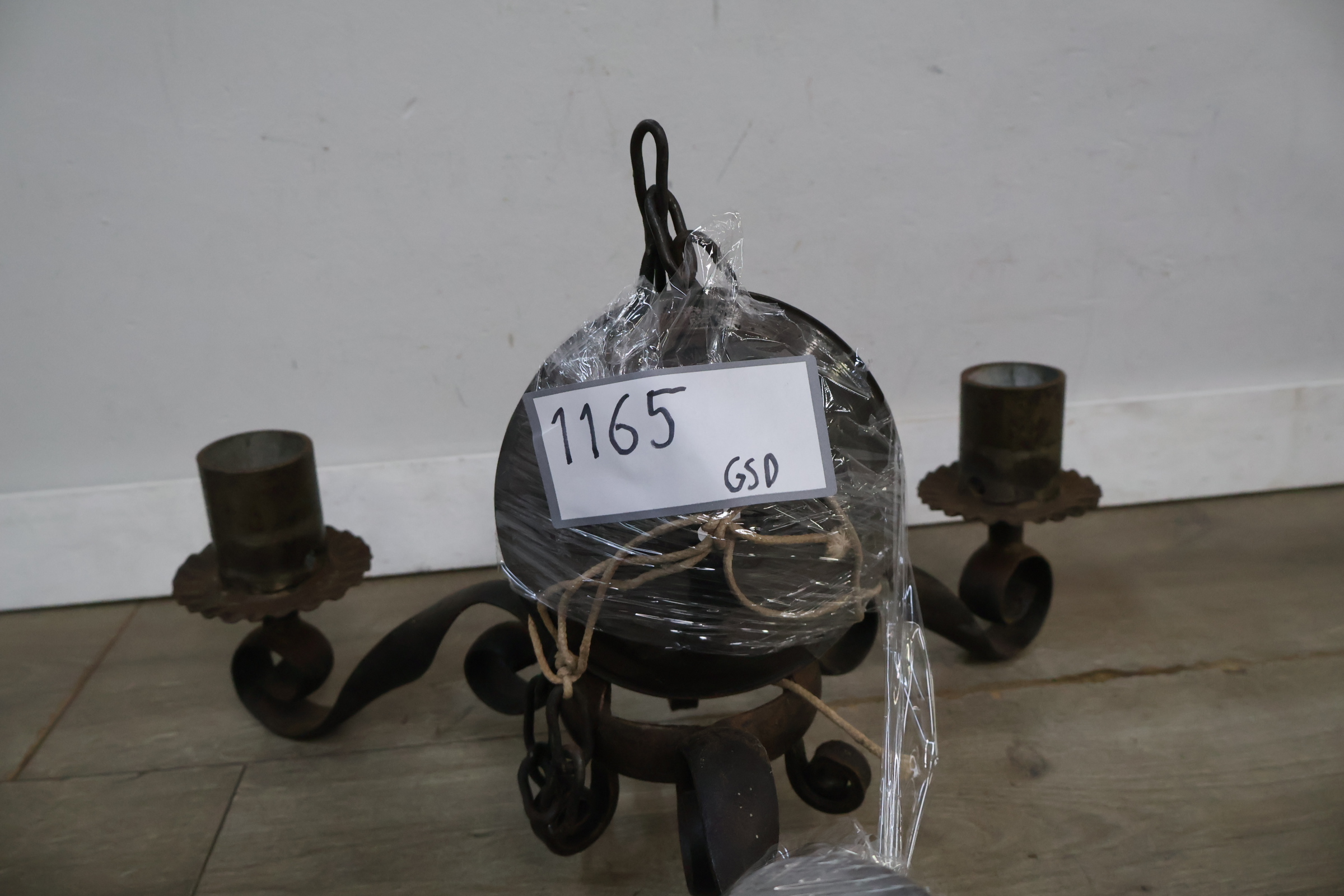 Smeedijzeren kroonluchter' – foto 18 – kavel bij GSD Auctions, Zoeterwoude