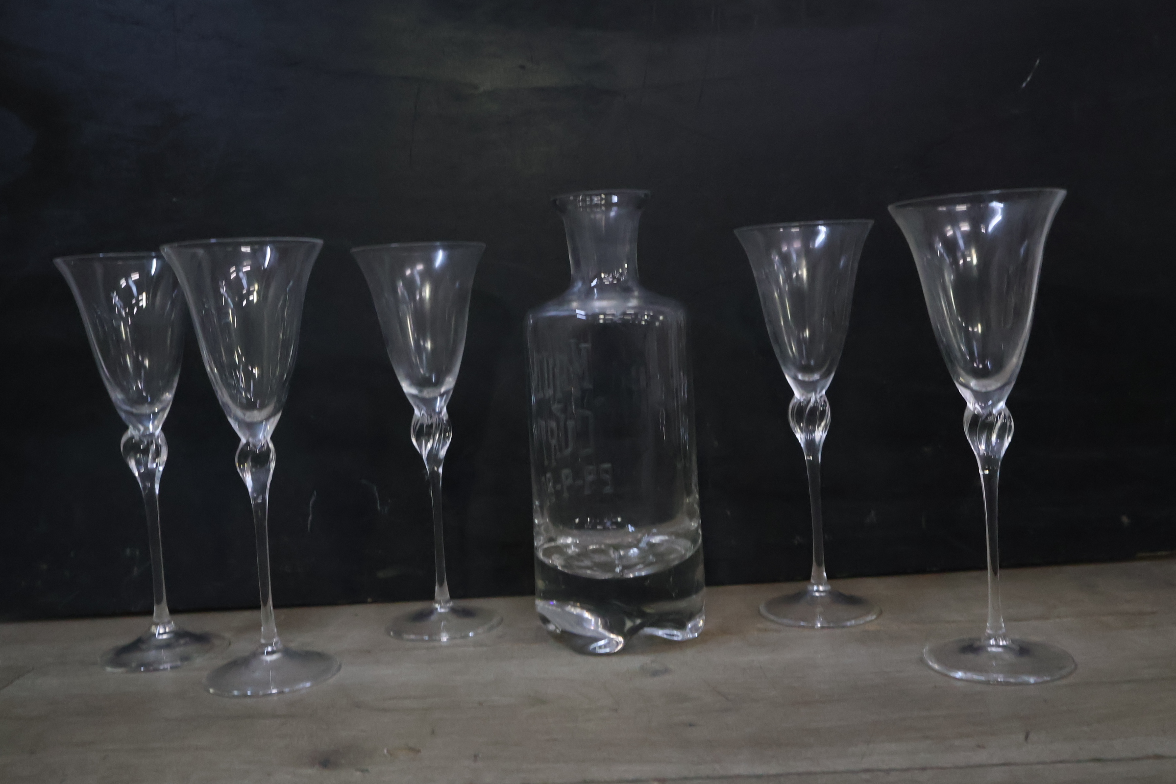 Glazen karaf met 5 bijpassende glazen' – foto 4 – kavel bij GSD Auctions, Zoeterwoude
