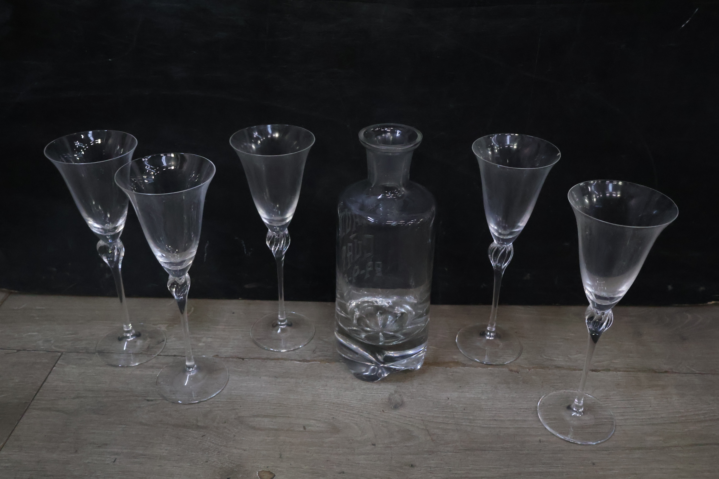 Glazen karaf met 5 bijpassende glazen' – foto 5 – kavel bij GSD Auctions, Zoeterwoude