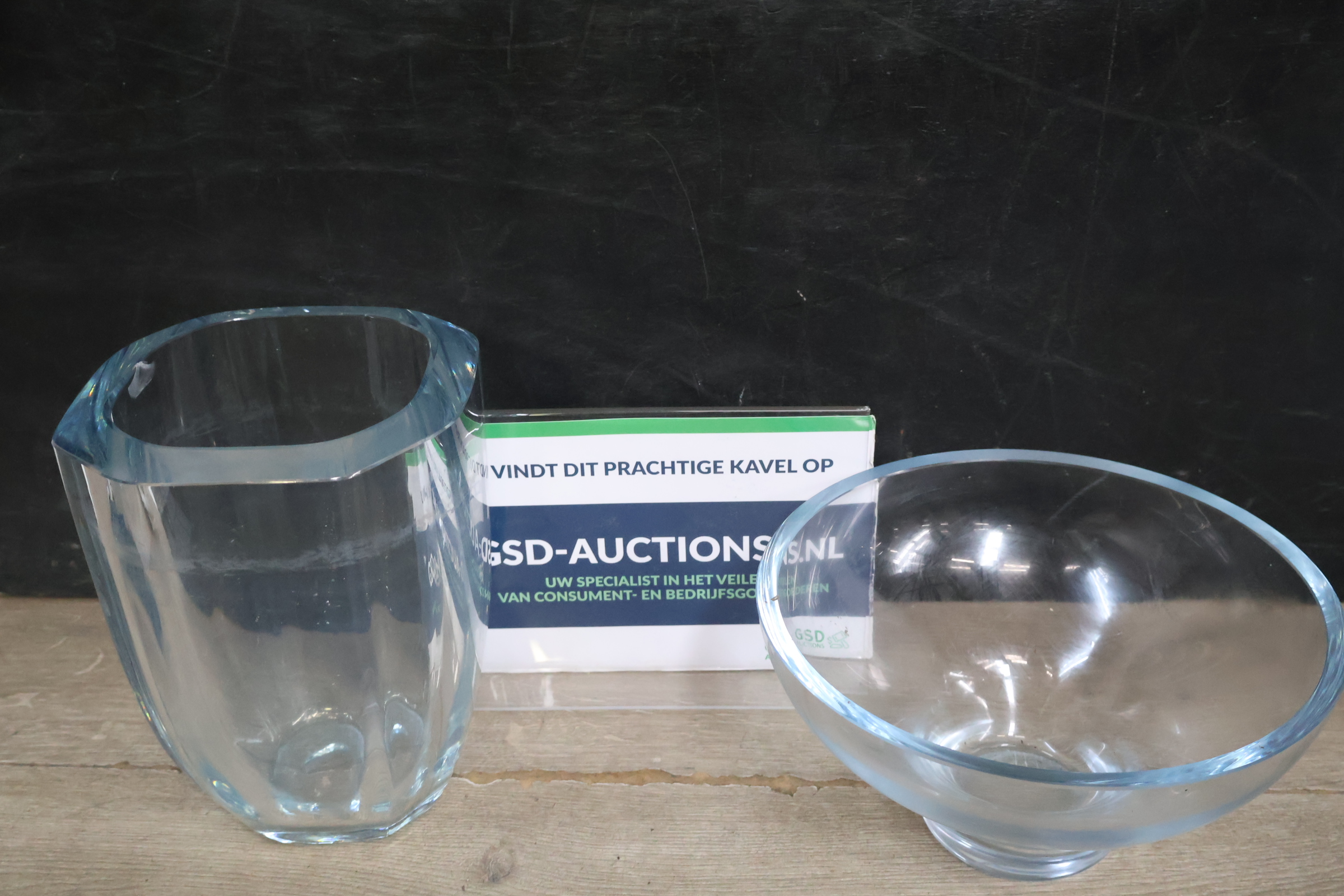 Helder glazen vaas en schaal' – foto 2 – kavel bij GSD Auctions, Zoeterwoude