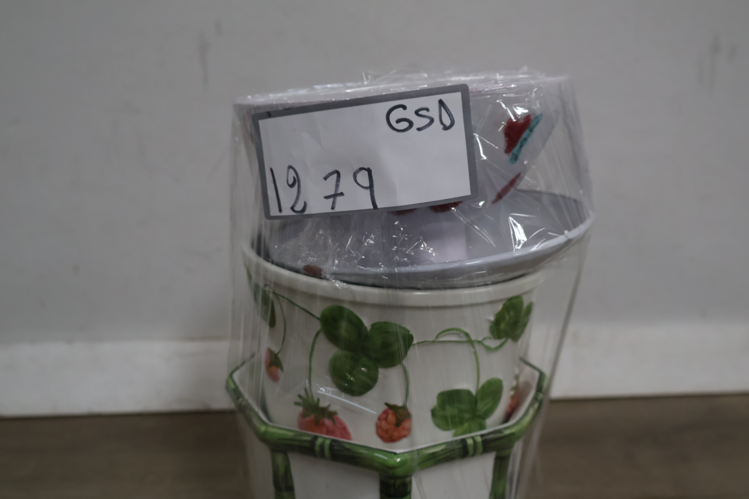 Set van 3 Bloempotten' – foto 17 – kavel bij GSD Auctions, Zoeterwoude