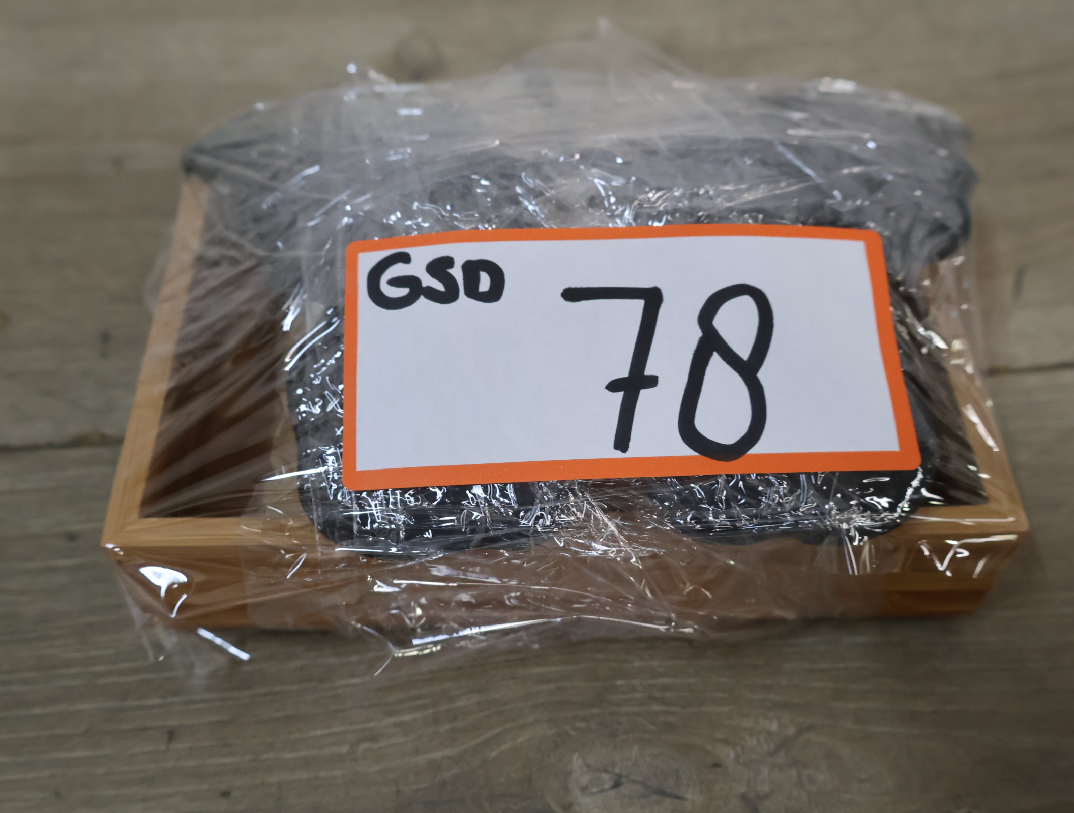 Set van twee kleurrijke vlinder wanddecoraties – foto 15 – kavel bij GSD Auctions, Zoeterwoude