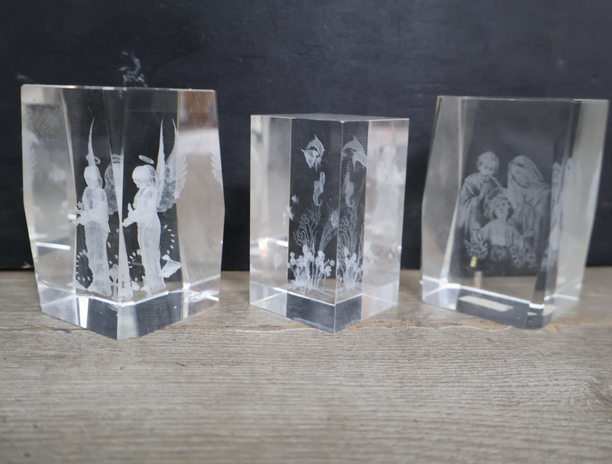 Set van 3 geëtste glazen beeldjes – foto 6 – kavel bij GSD Auctions, Zoeterwoude