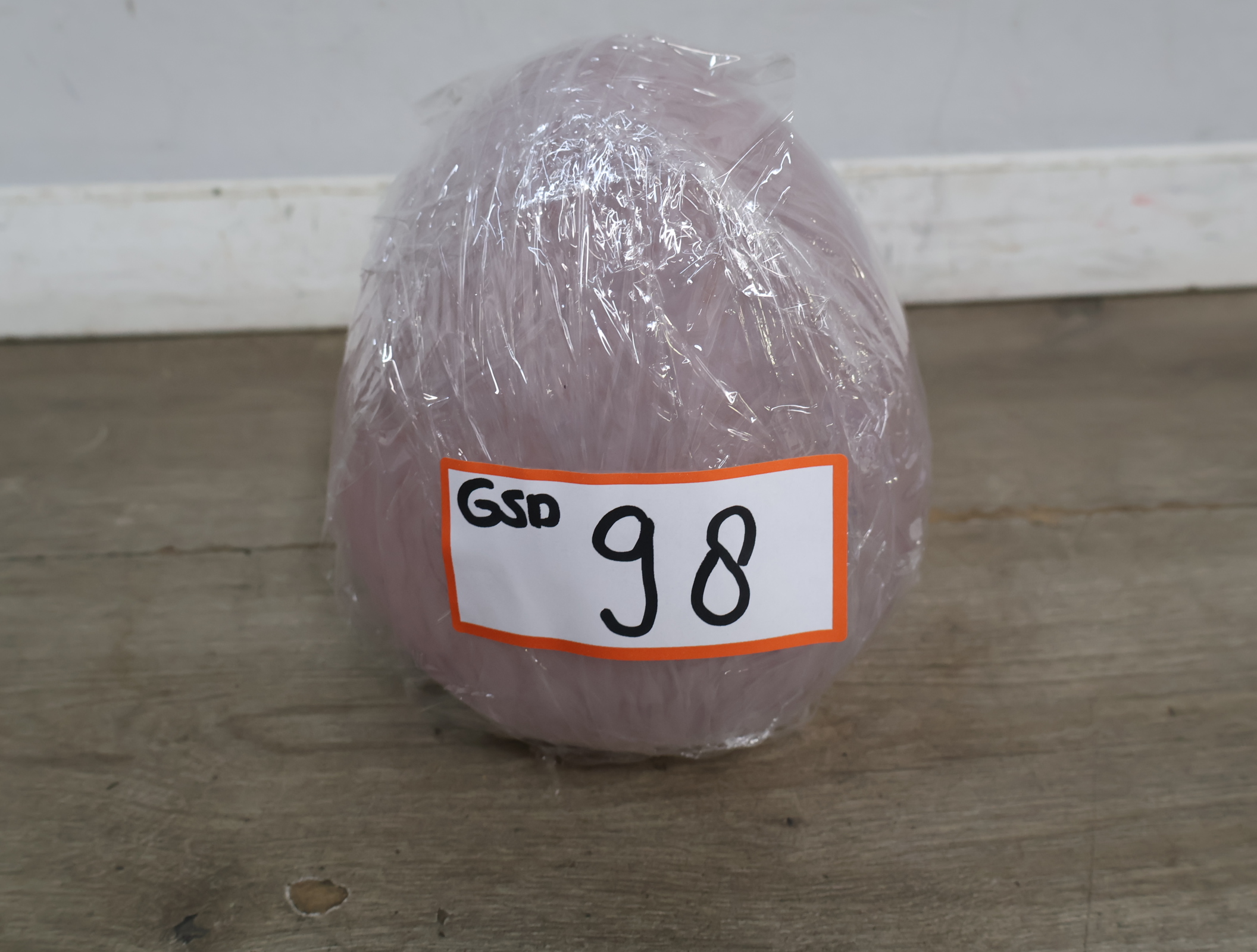 Roze lampenbol van glas – foto 18 – kavel bij GSD Auctions, Zoeterwoude
