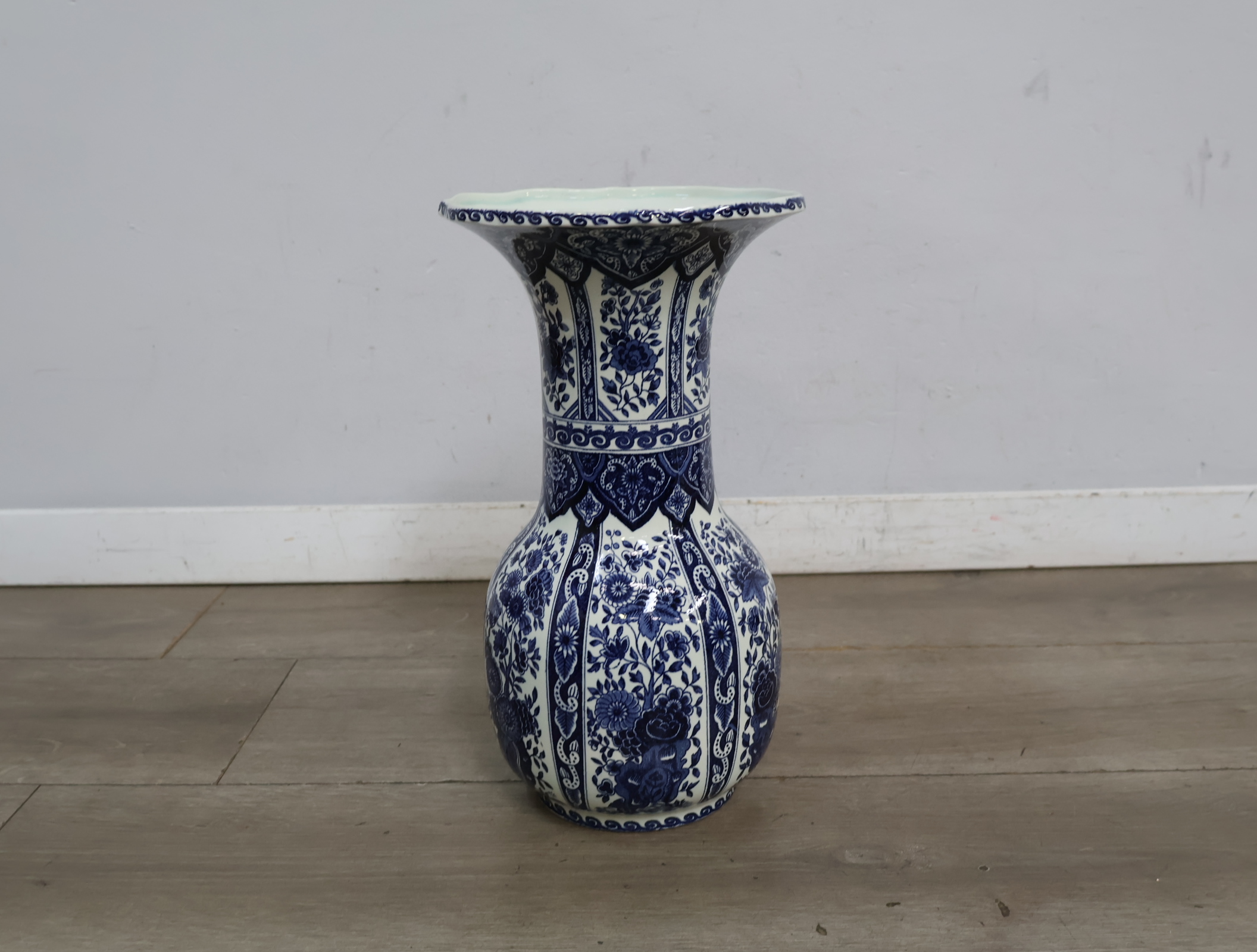 Porseleinen Vaas - Boch – foto 3 – kavel bij GSD Auctions, Zoeterwoude