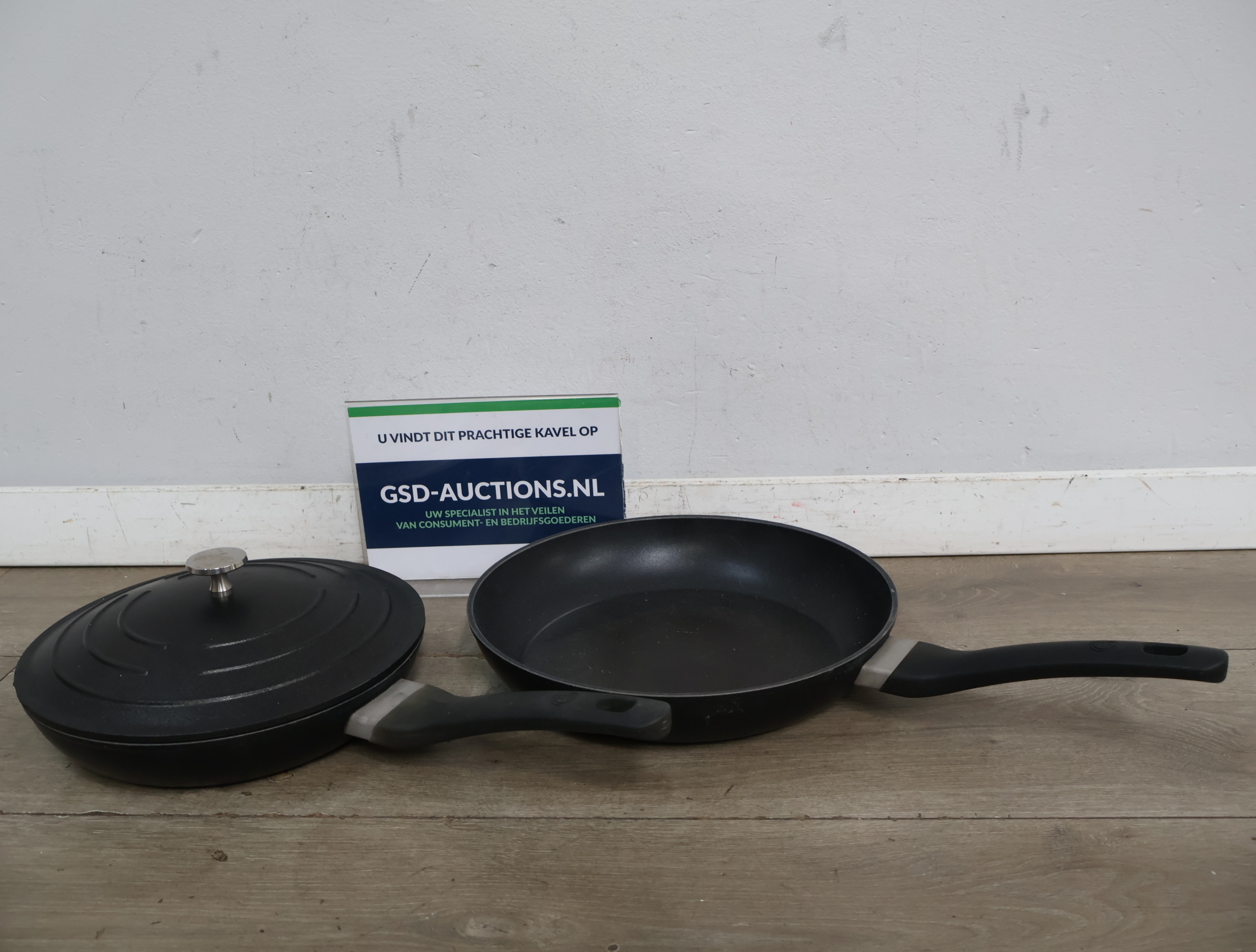 2 Koekenpannen met deksel – kavel bij GSD Auctions, Zoeterwoude