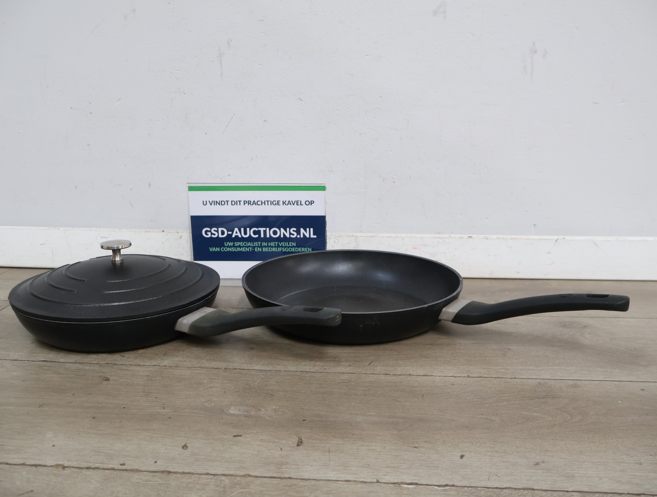 2 Koekenpannen met deksel – foto 2 – kavel bij GSD Auctions, Zoeterwoude
