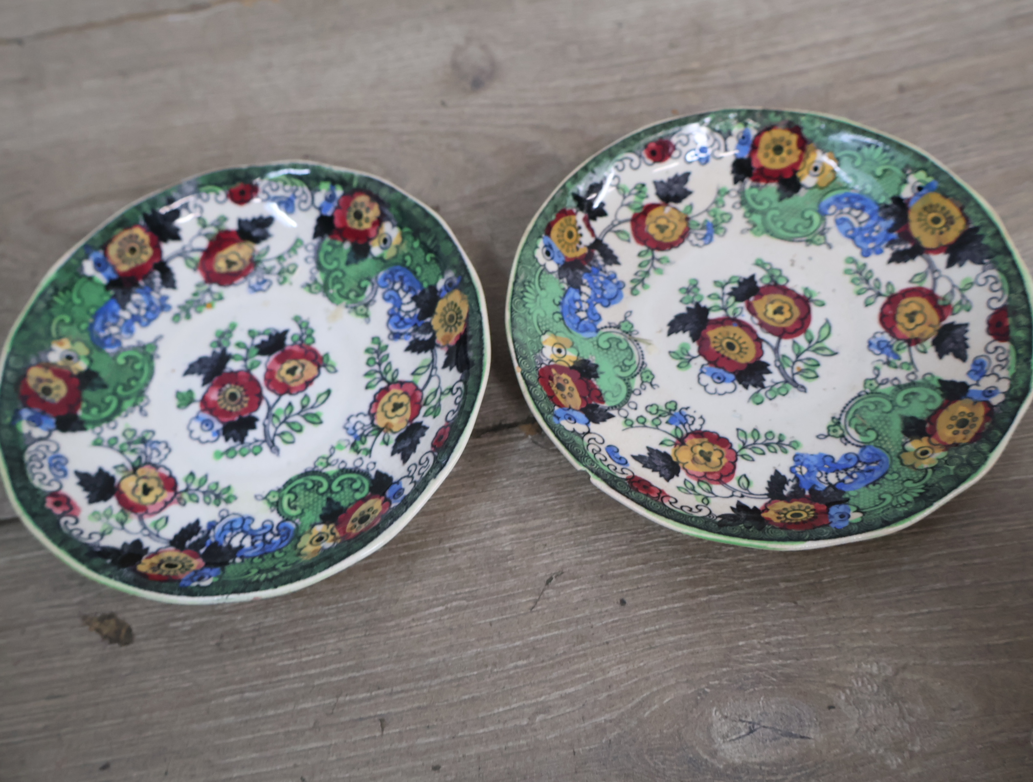 Set van 4 kleurrijke 'Wild Rose' theekopjes met schotels – foto 14 – kavel bij GSD Auctions, Zoeterwoude