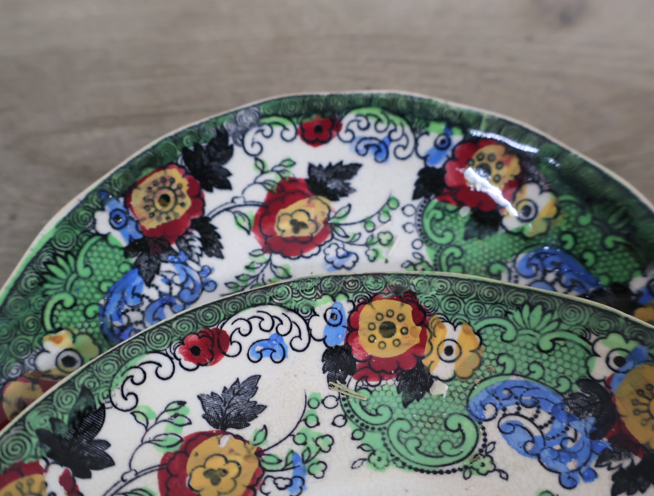Set van 4 kleurrijke 'Wild Rose' theekopjes met schotels – foto 16 – kavel bij GSD Auctions, Zoeterwoude