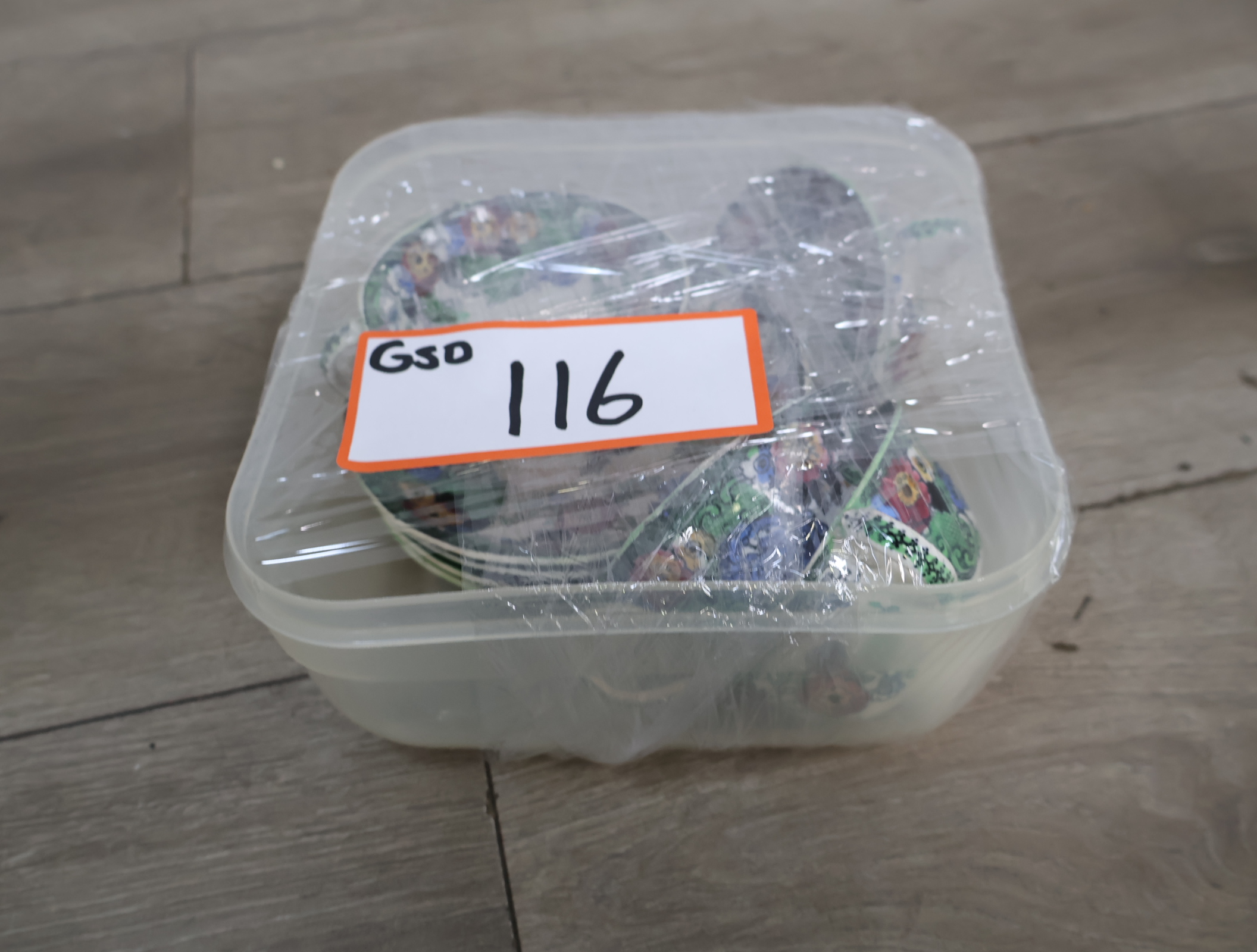 Set van 4 kleurrijke 'Wild Rose' theekopjes met schotels – foto 22 – kavel bij GSD Auctions, Zoeterwoude