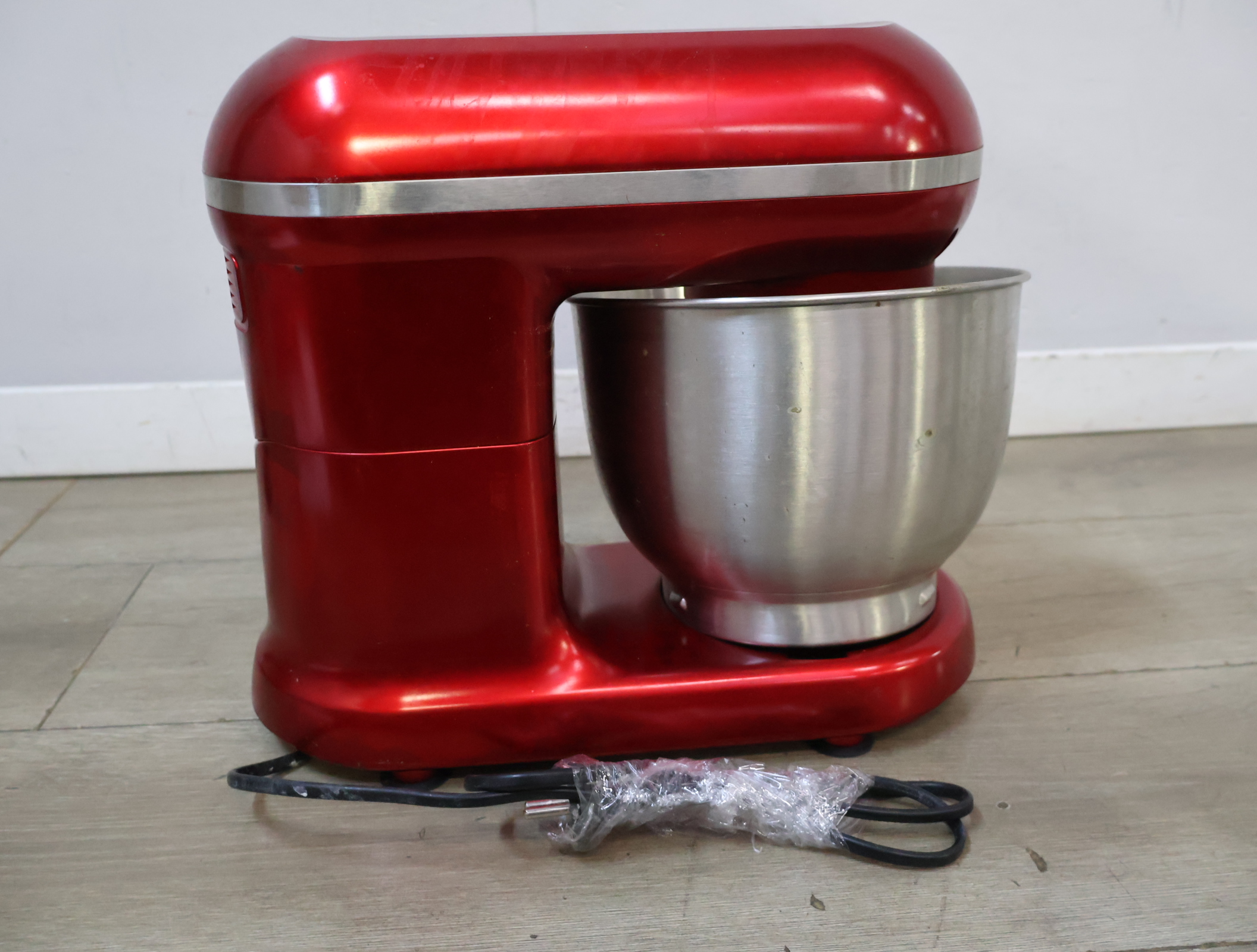 Bourgini keukenmixer met mengkom en hulpstukken – foto 10 – kavel bij GSD Auctions, Zoeterwoude