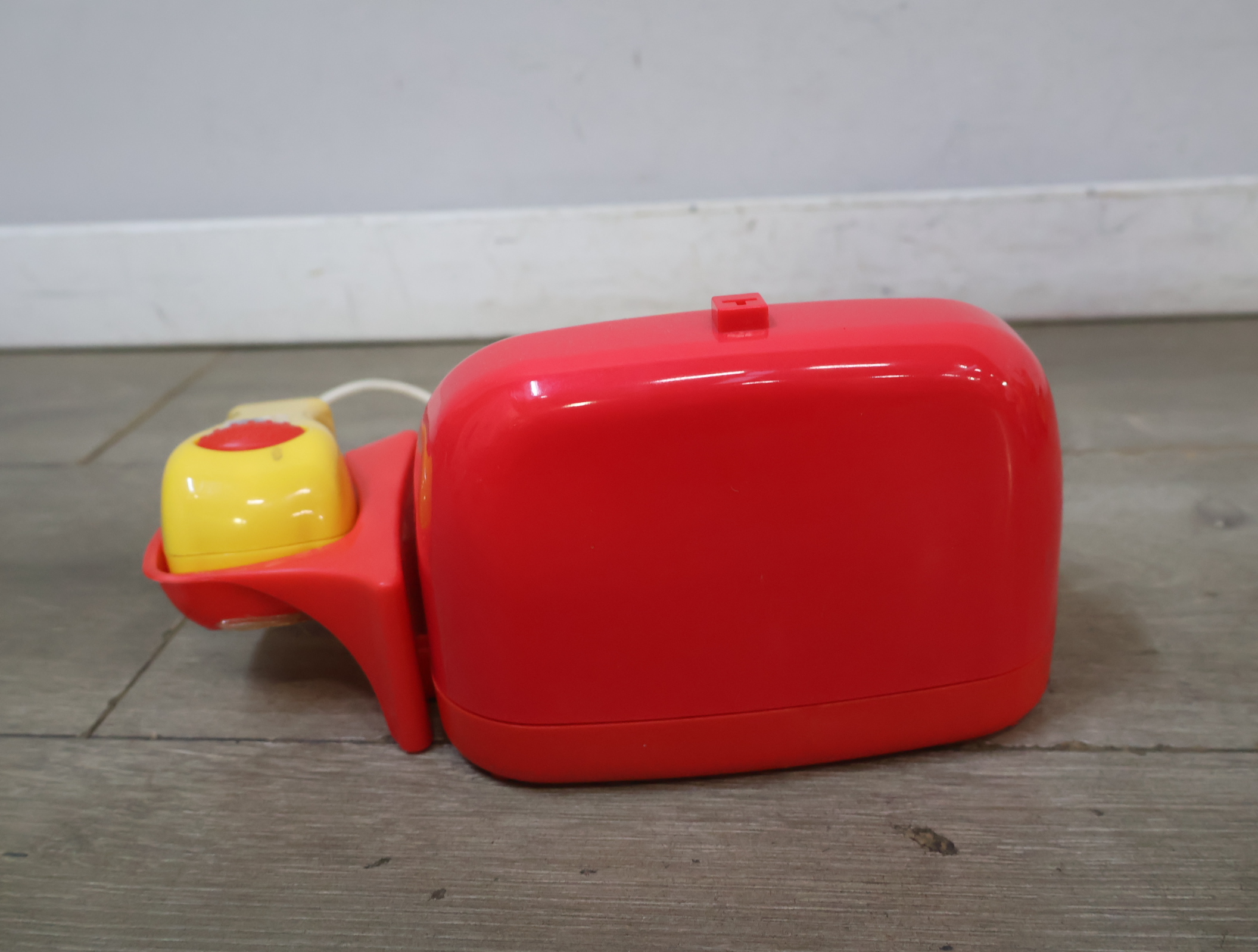 McDonald's speelgoed kassa en gele frontlader tractor – foto 5 – kavel bij GSD Auctions, Zoeterwoude