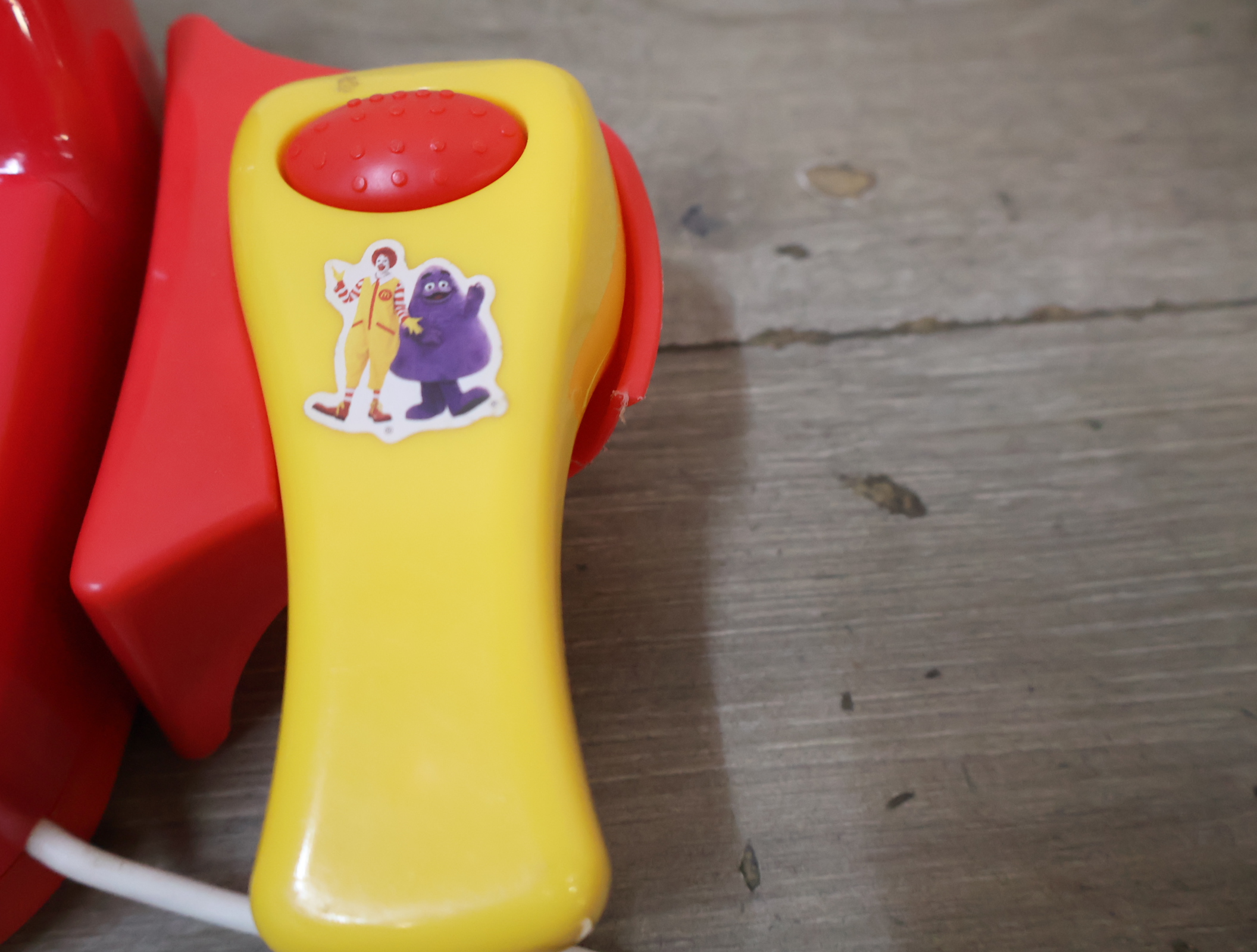 McDonald's speelgoed kassa en gele frontlader tractor – foto 12 – kavel bij GSD Auctions, Zoeterwoude