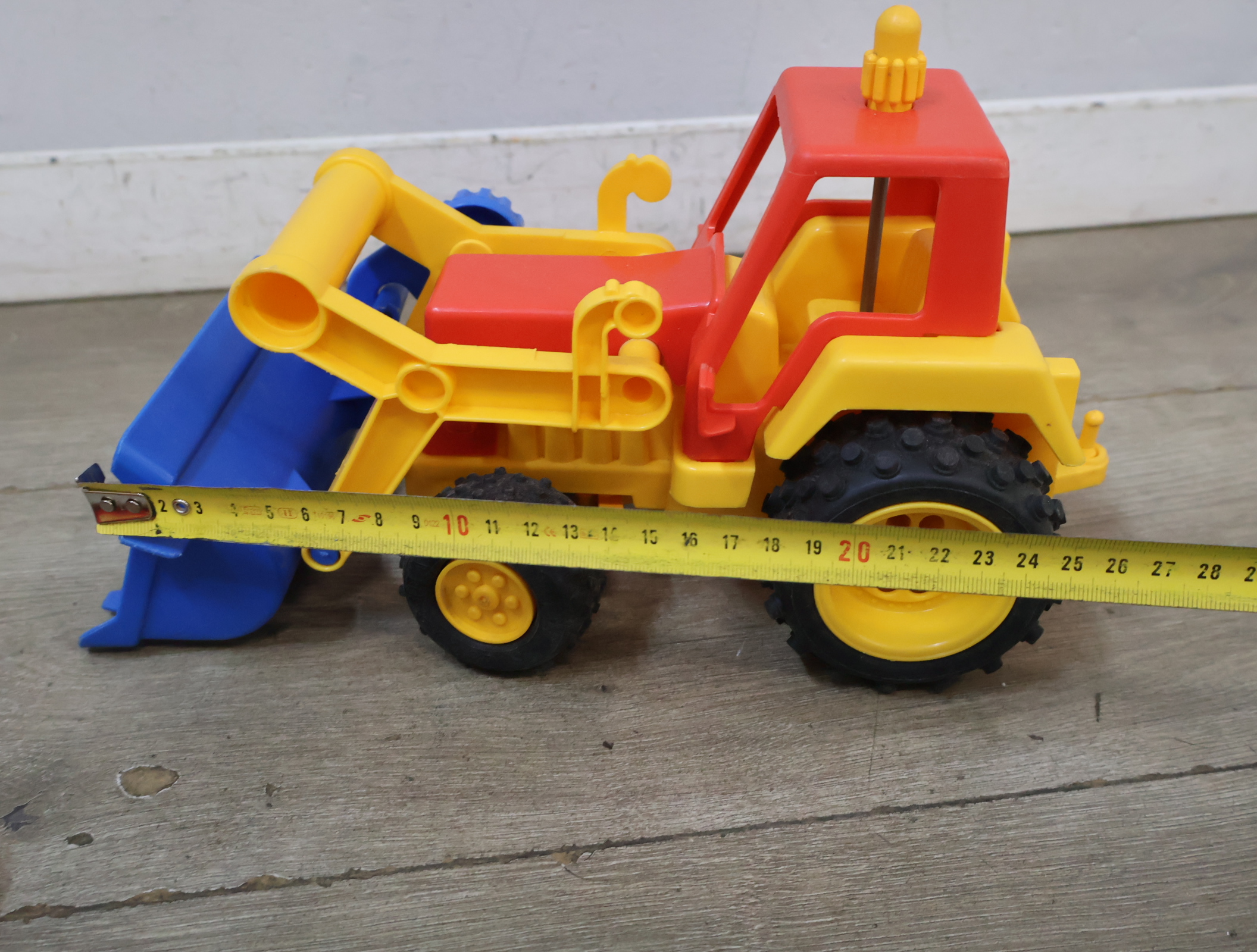 McDonald's speelgoed kassa en gele frontlader tractor – foto 15 – kavel bij GSD Auctions, Zoeterwoude