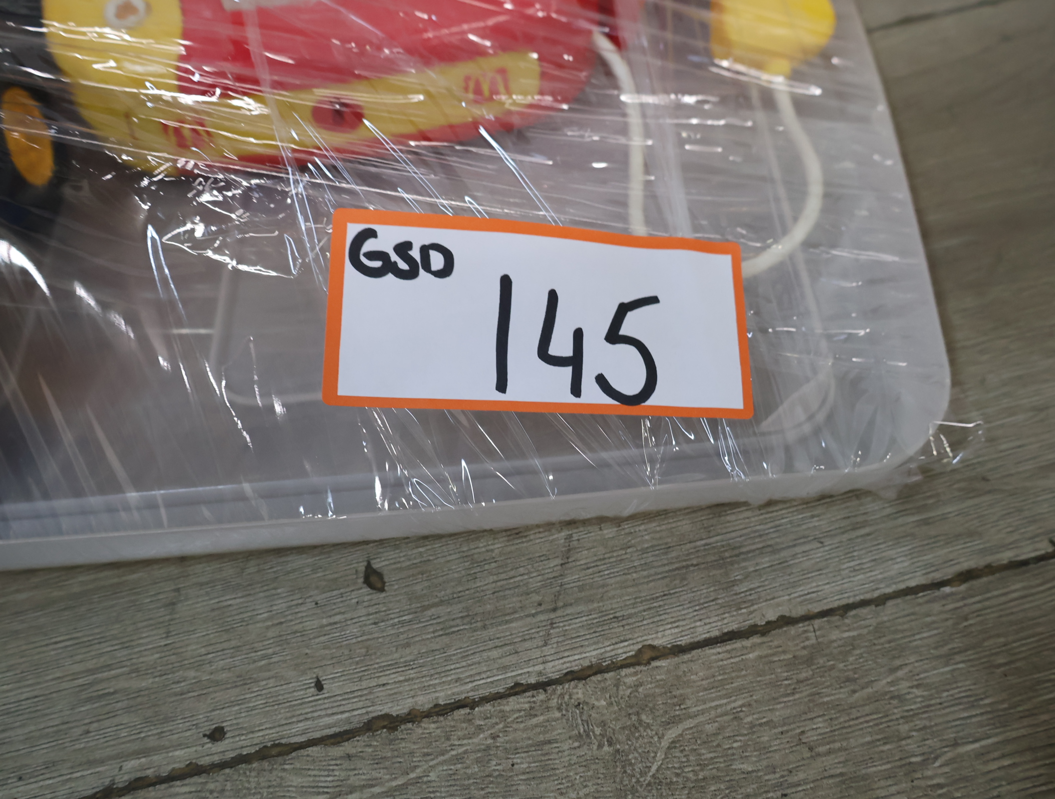 McDonald's speelgoed kassa en gele frontlader tractor – foto 17 – kavel bij GSD Auctions, Zoeterwoude