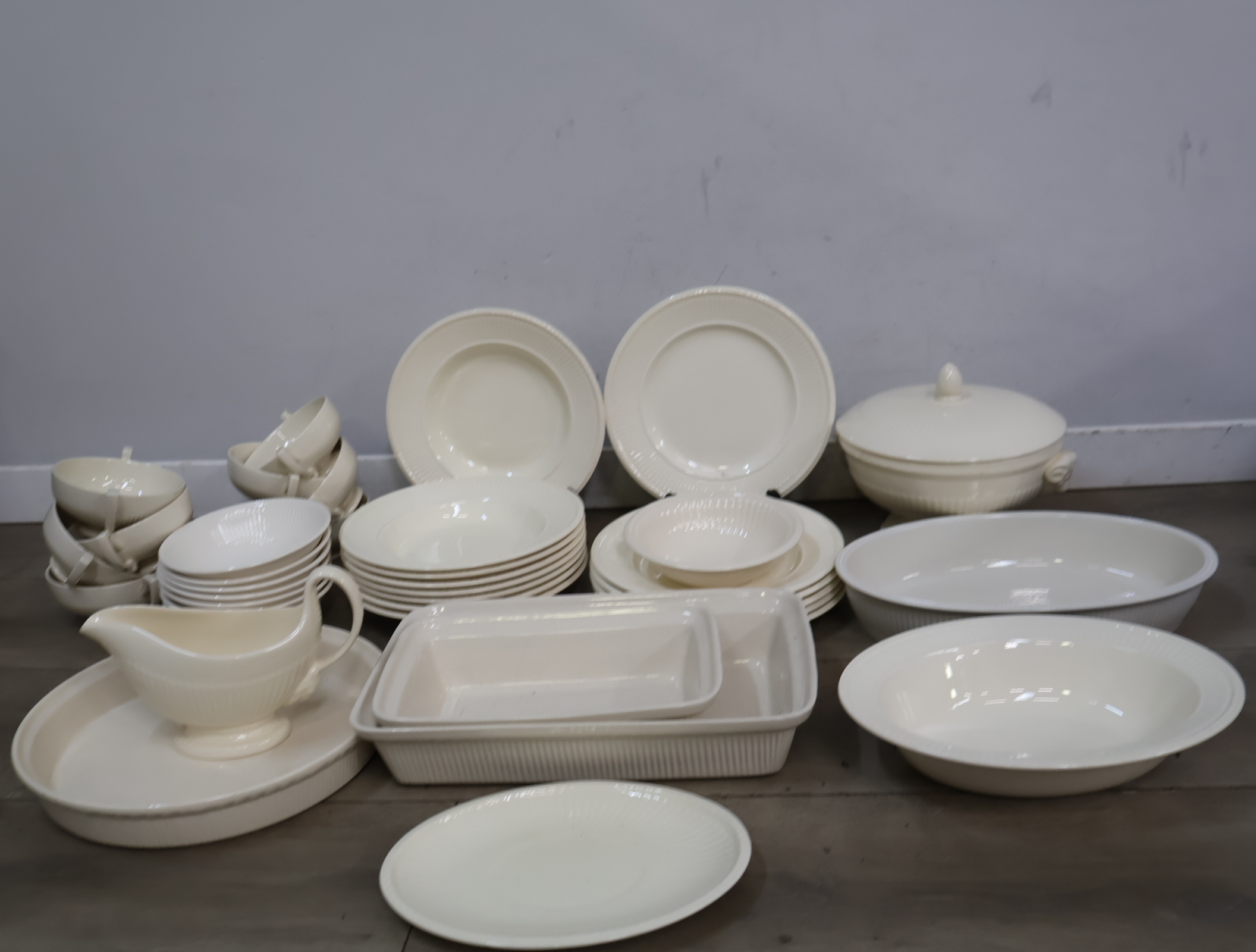 Groot Wedgwood Servies – foto 3 – kavel bij GSD Auctions, Zoeterwoude