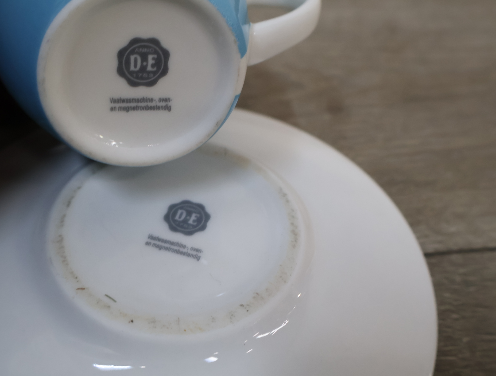 Koffieservies met pastel cups en schotels – foto 11 – kavel bij GSD Auctions, Zoeterwoude