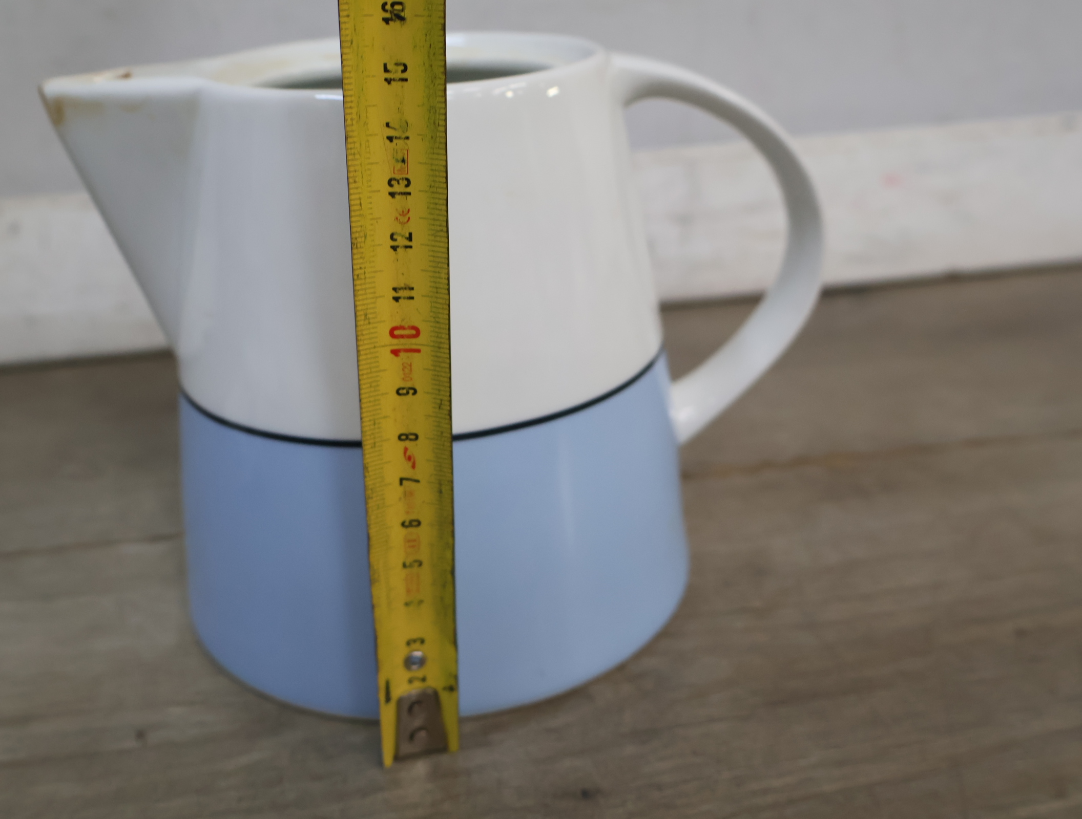 Koffieservies met pastel cups en schotels – foto 15 – kavel bij GSD Auctions, Zoeterwoude