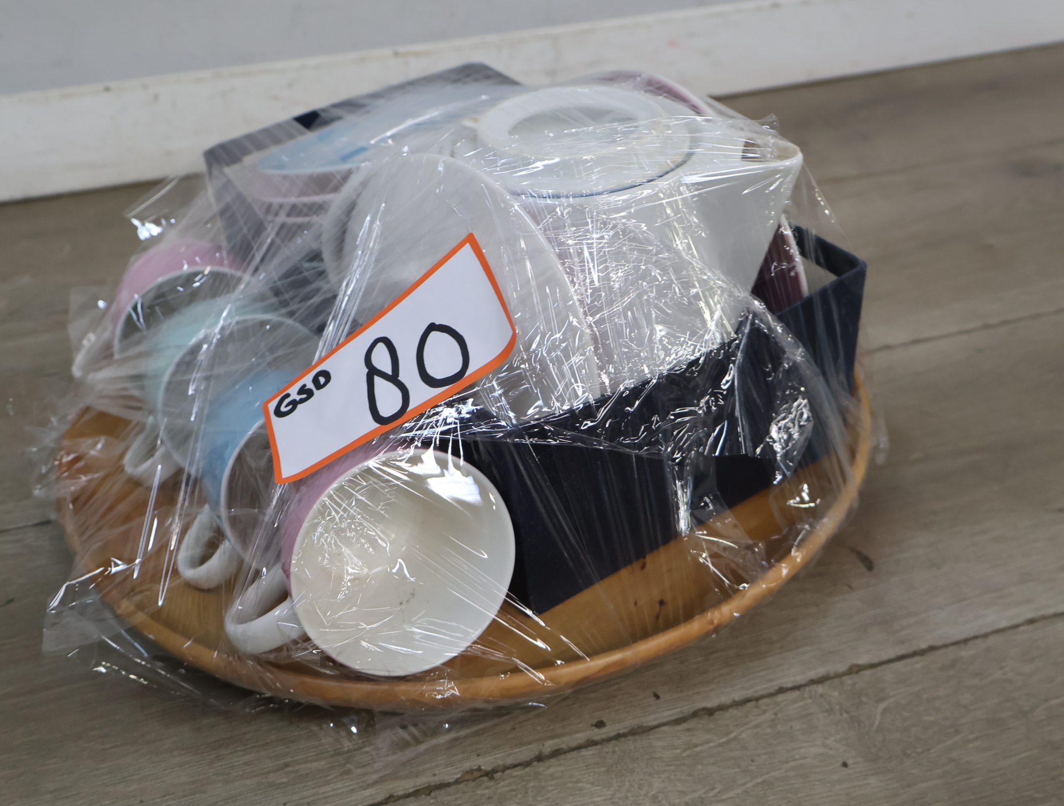Koffieservies met pastel cups en schotels – foto 20 – kavel bij GSD Auctions, Zoeterwoude